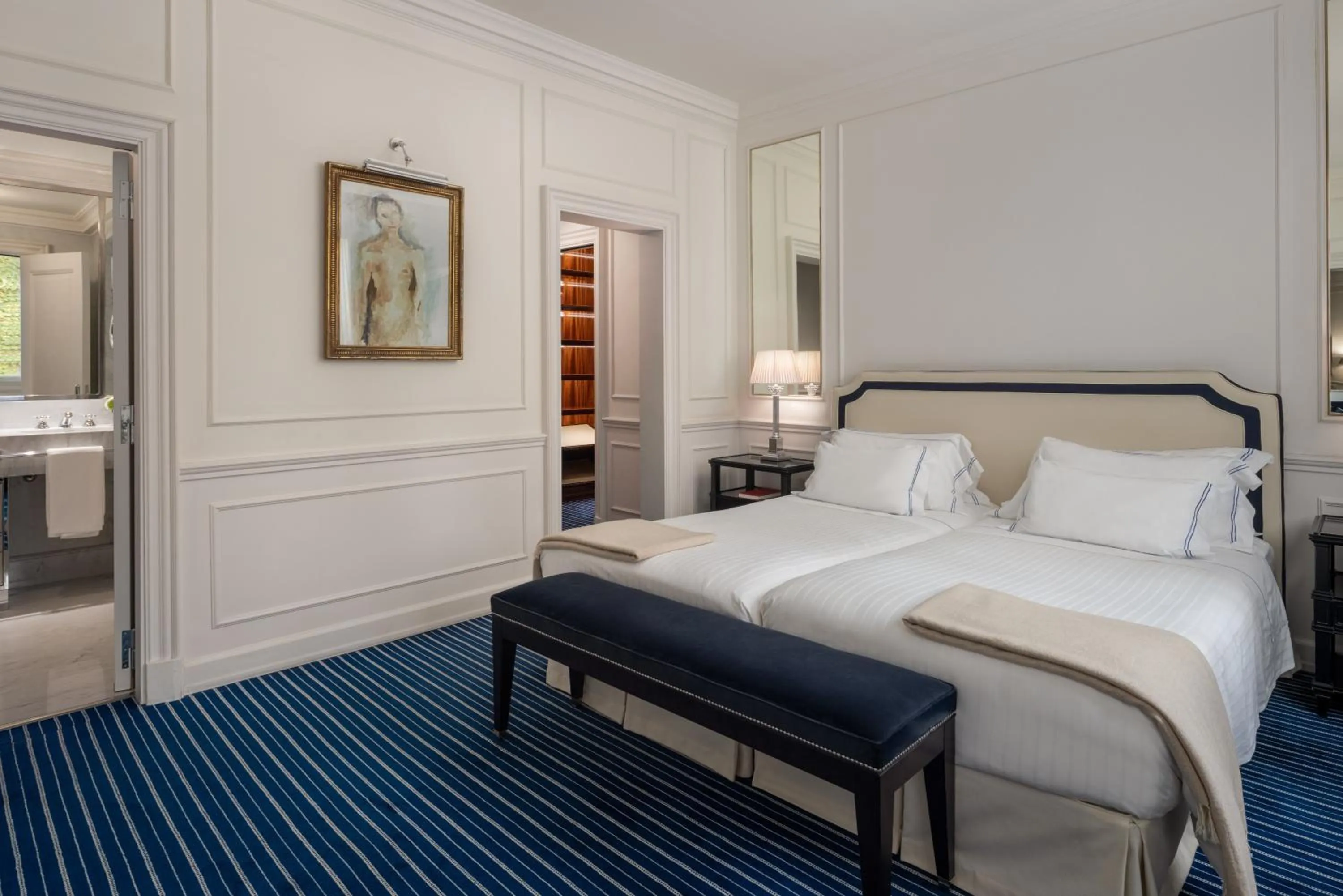 Bedroom, Bed in Hotel Lungarno - Lungarno Collection