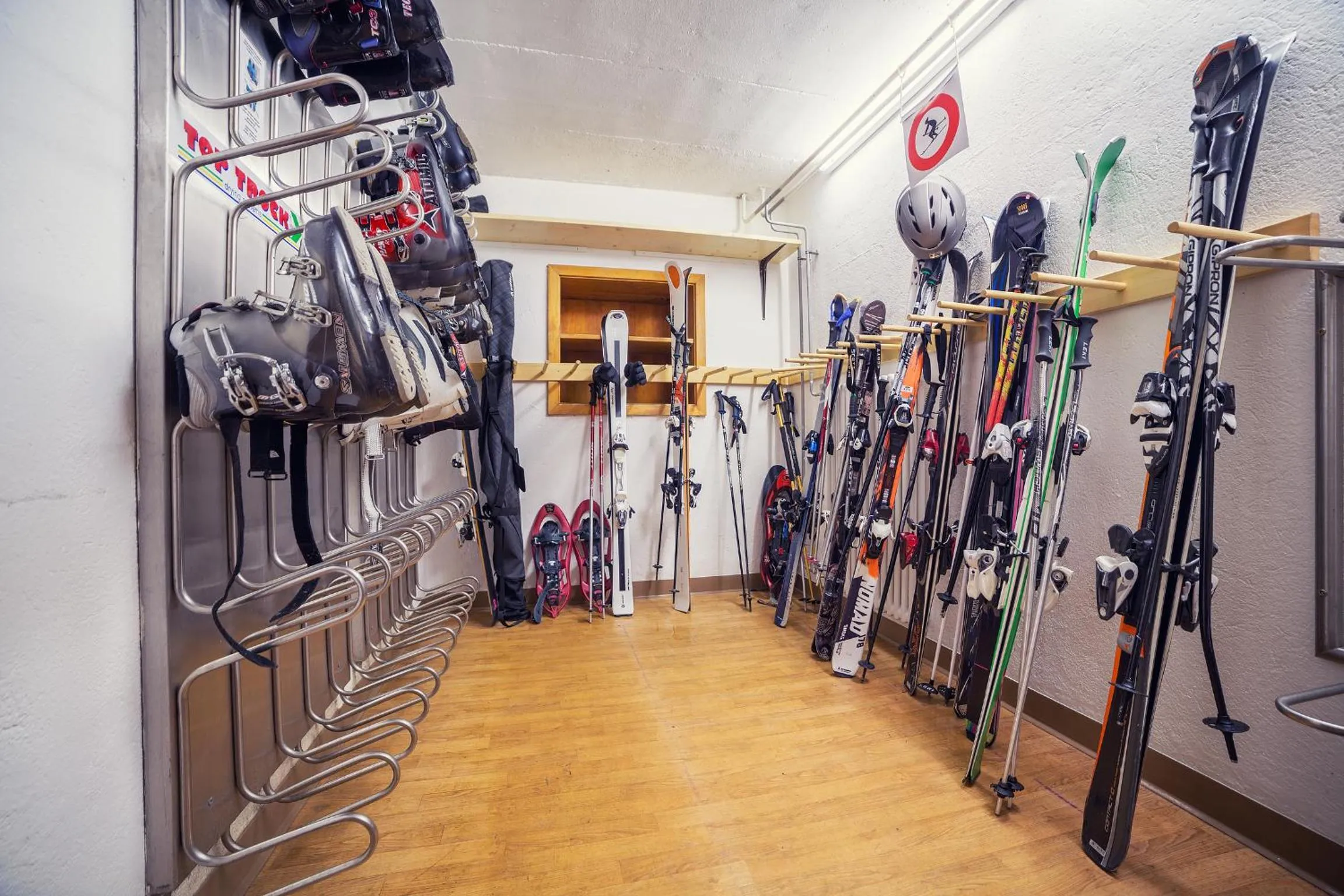 Area and facilities in Hotel Mirabeau