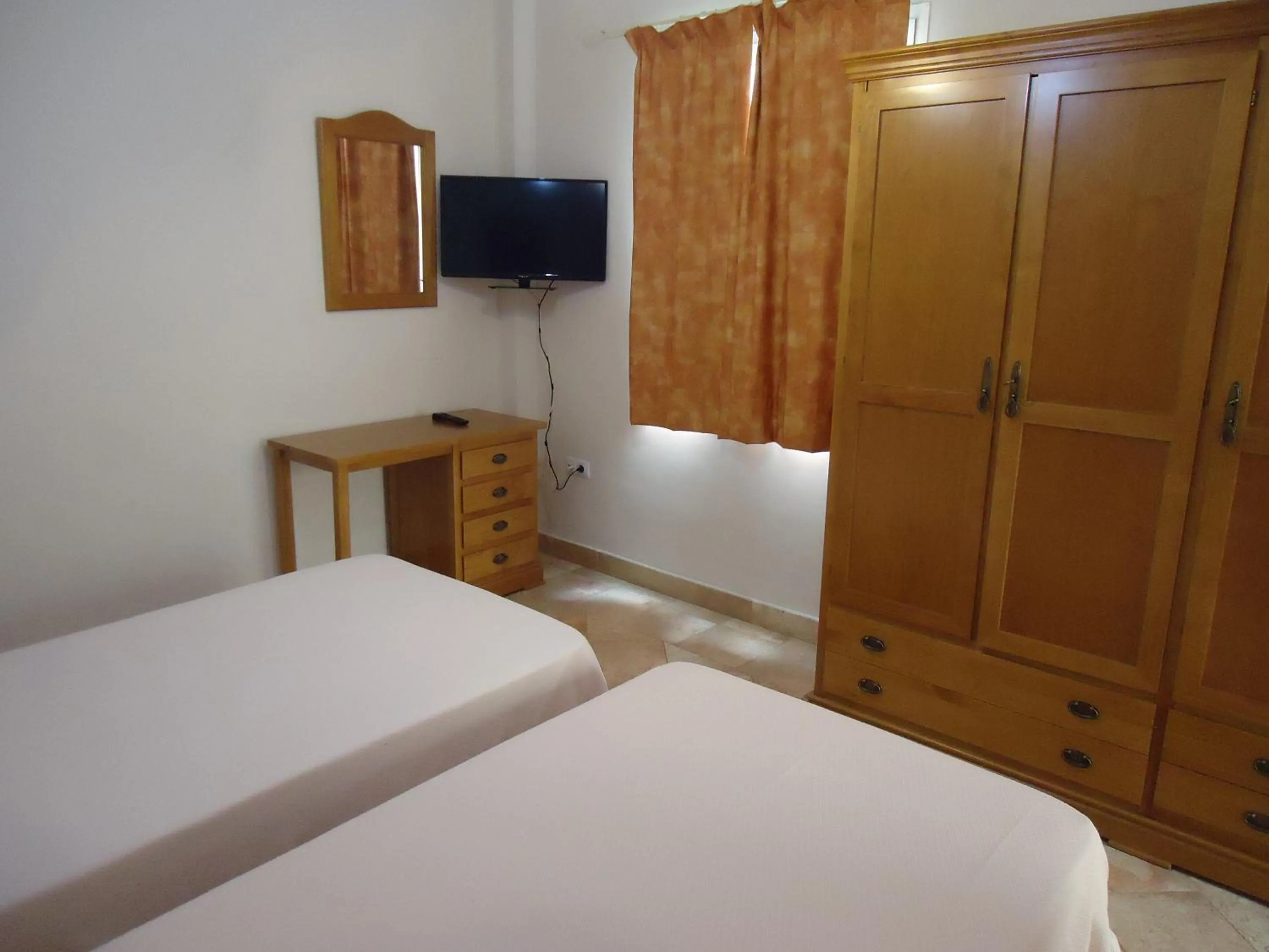 Photo of the whole room, Bed in Hotel Antequera Rural Fortes La Nuit
