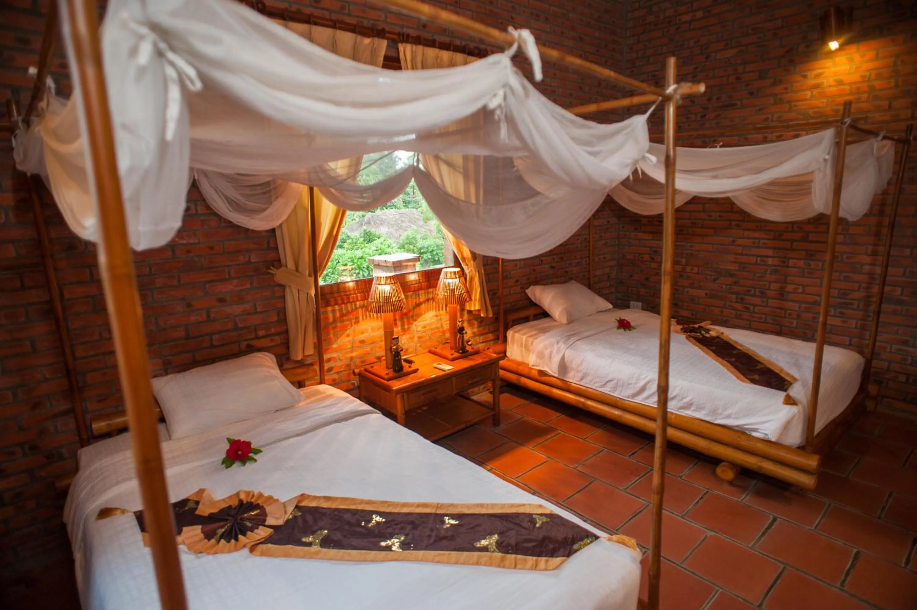 Photo of the whole room, Bed in Van Chai Resort