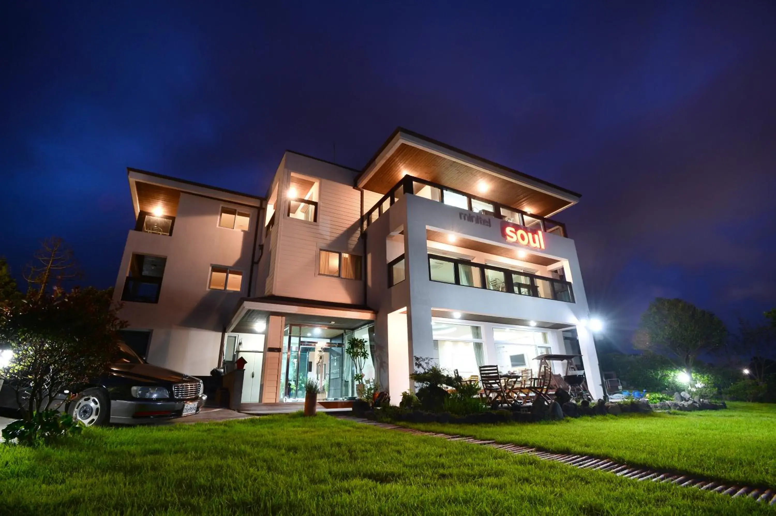 Facade/entrance in Minitel Soul Facade/entrance in Minitel Soul