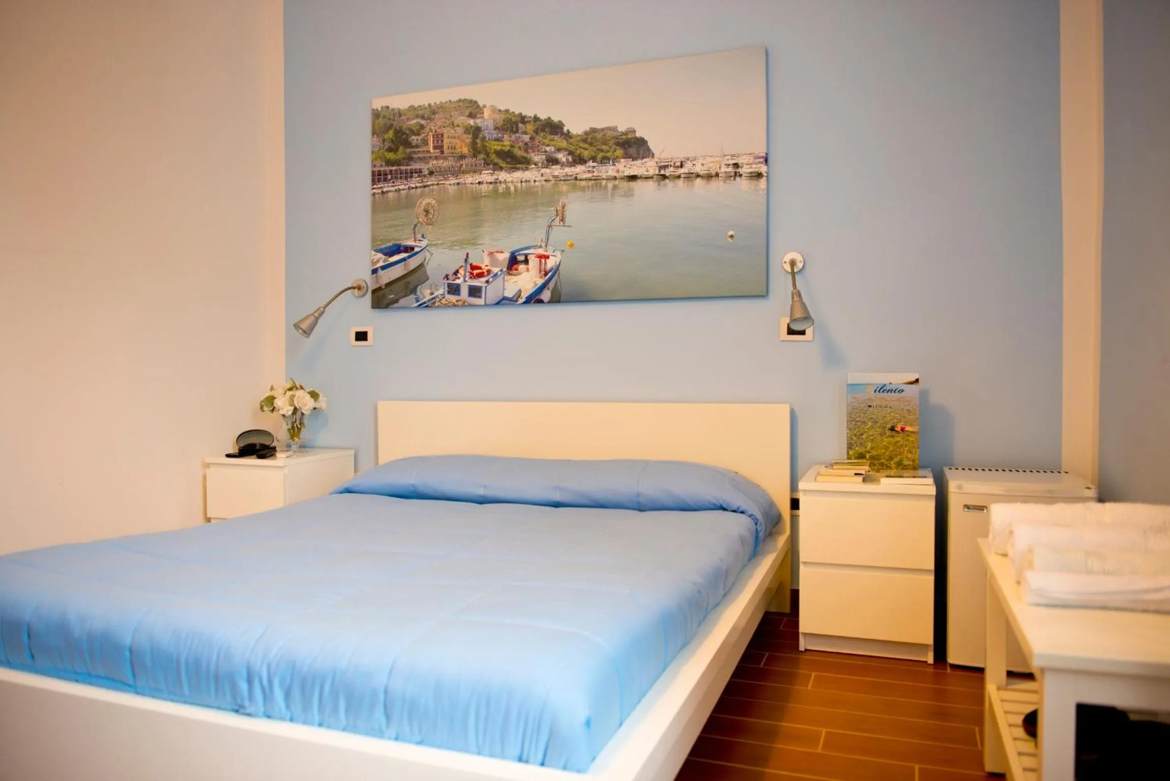 Photo of the whole room, Bed in I Delfini