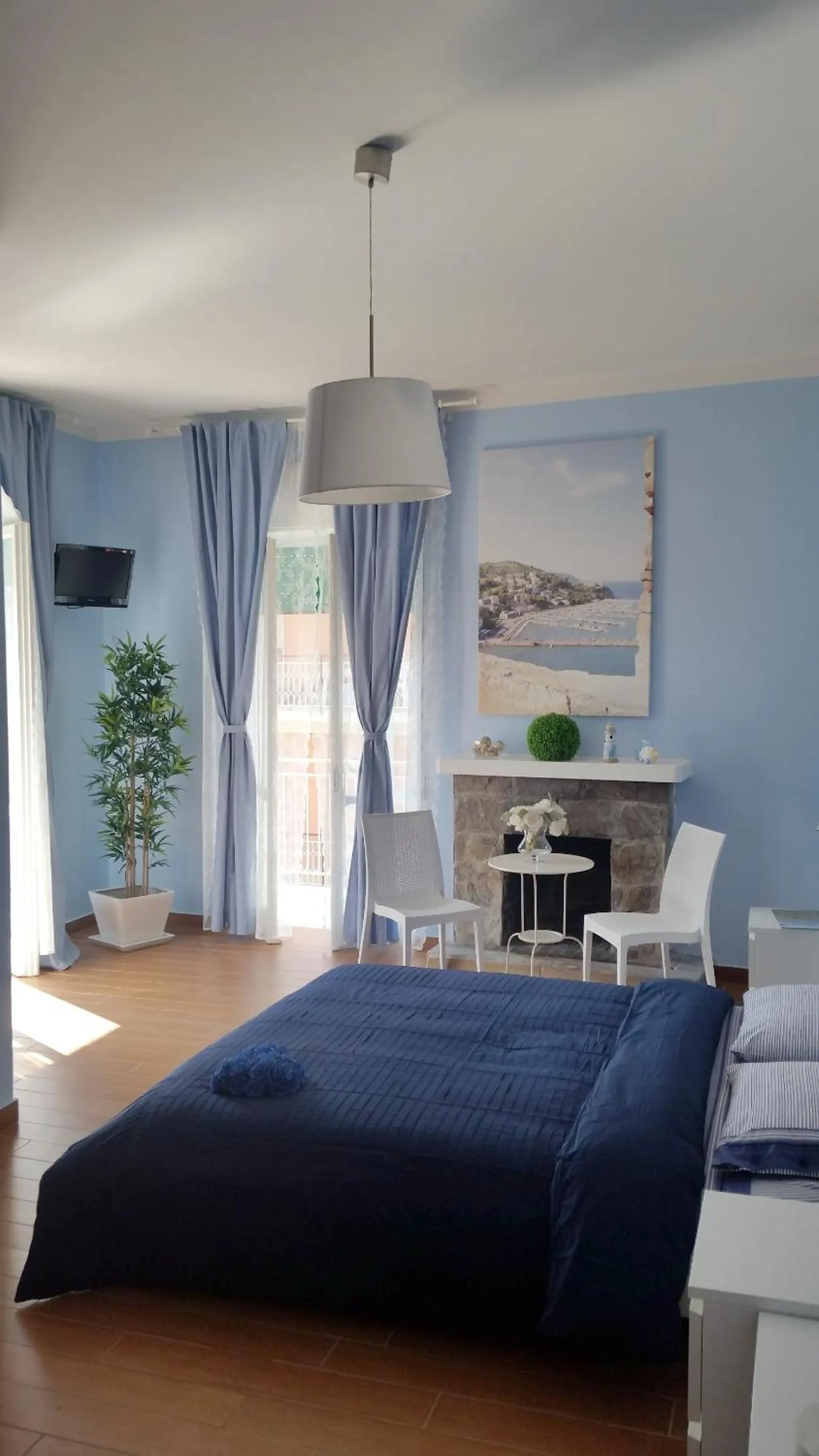 Photo of the whole room, Bed in I Delfini