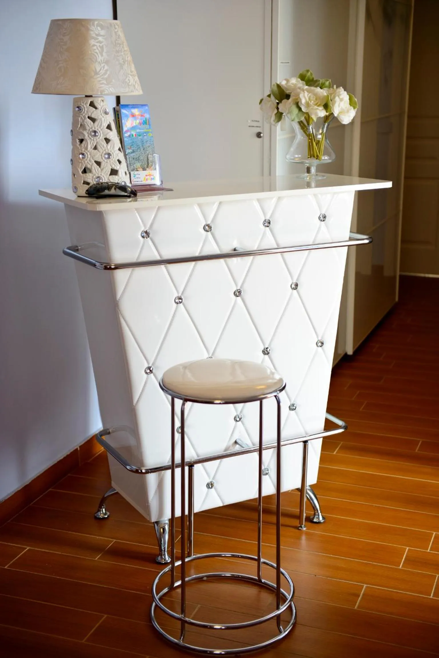 Decorative detail in I Delfini