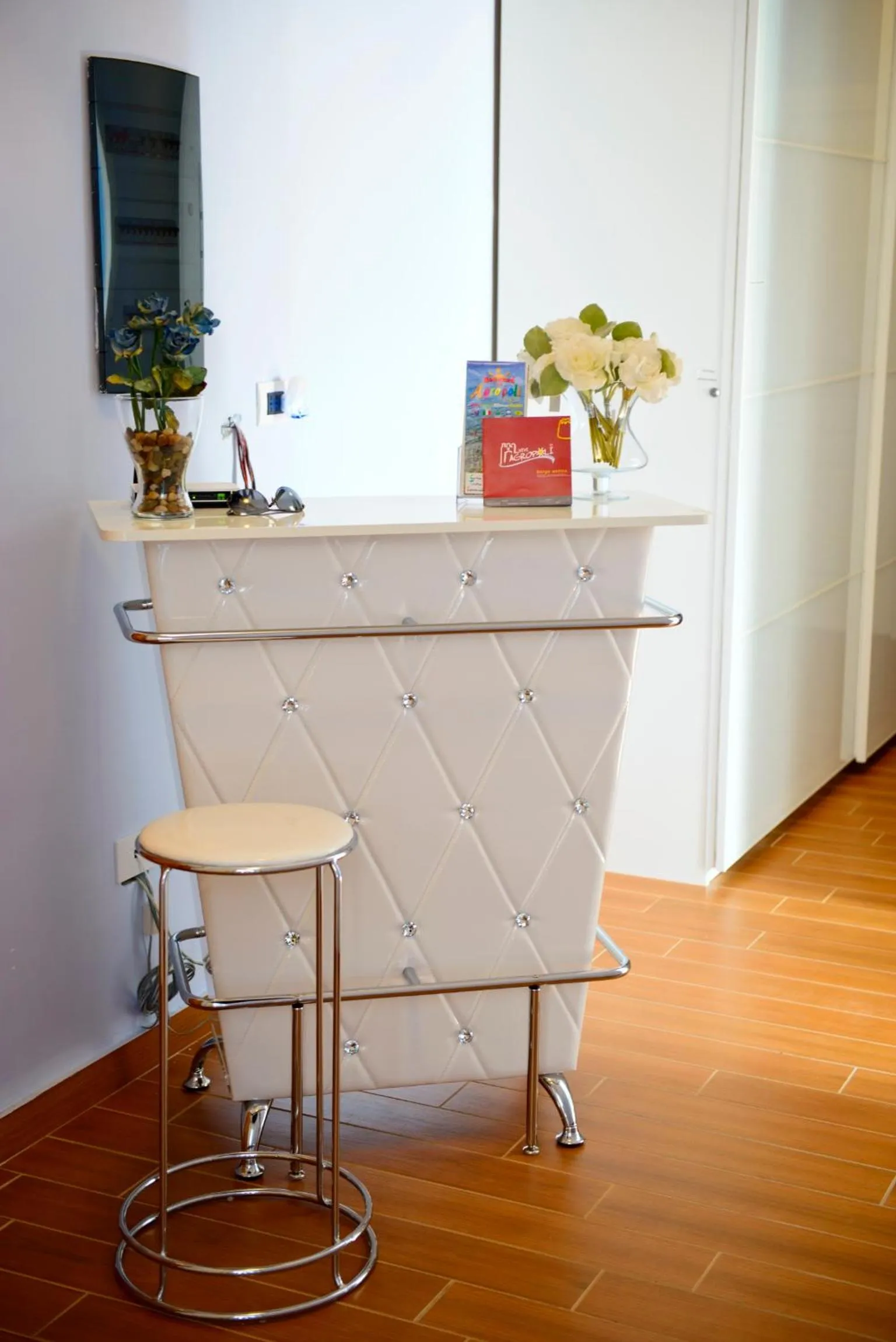 Decorative detail in I Delfini