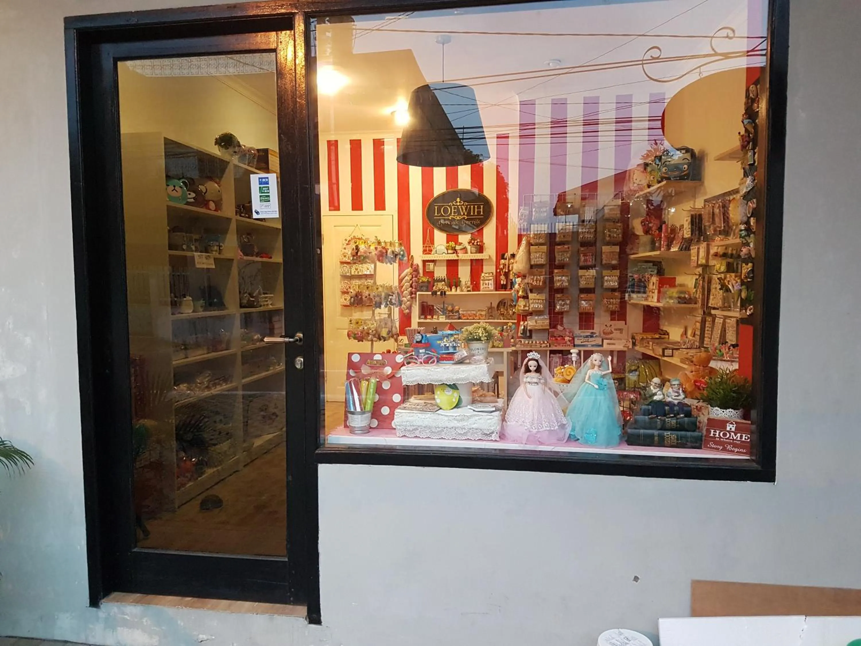 On-site shops in Manggolo Homestay Syariah