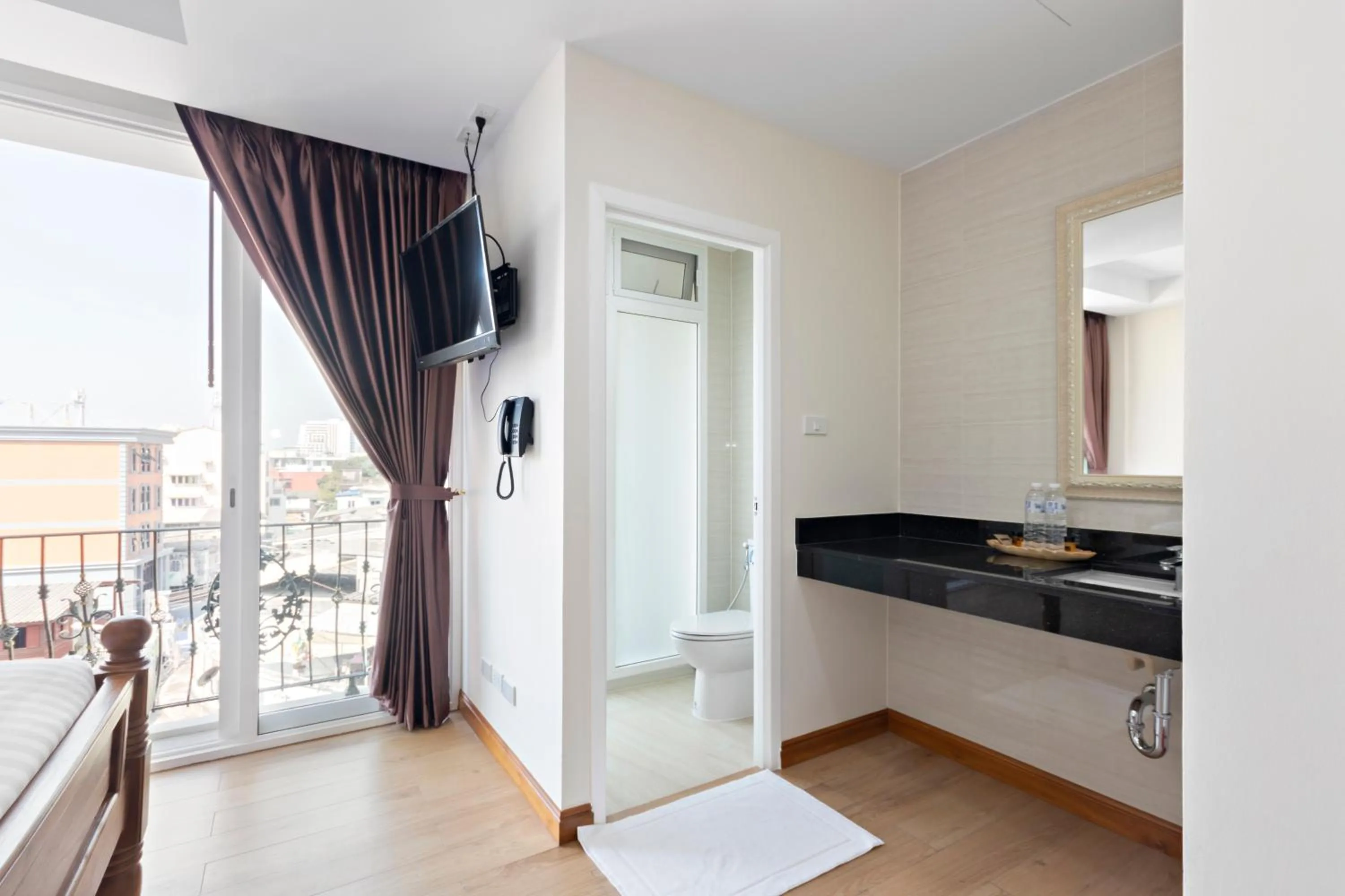 Royale 8 Ville Guest House