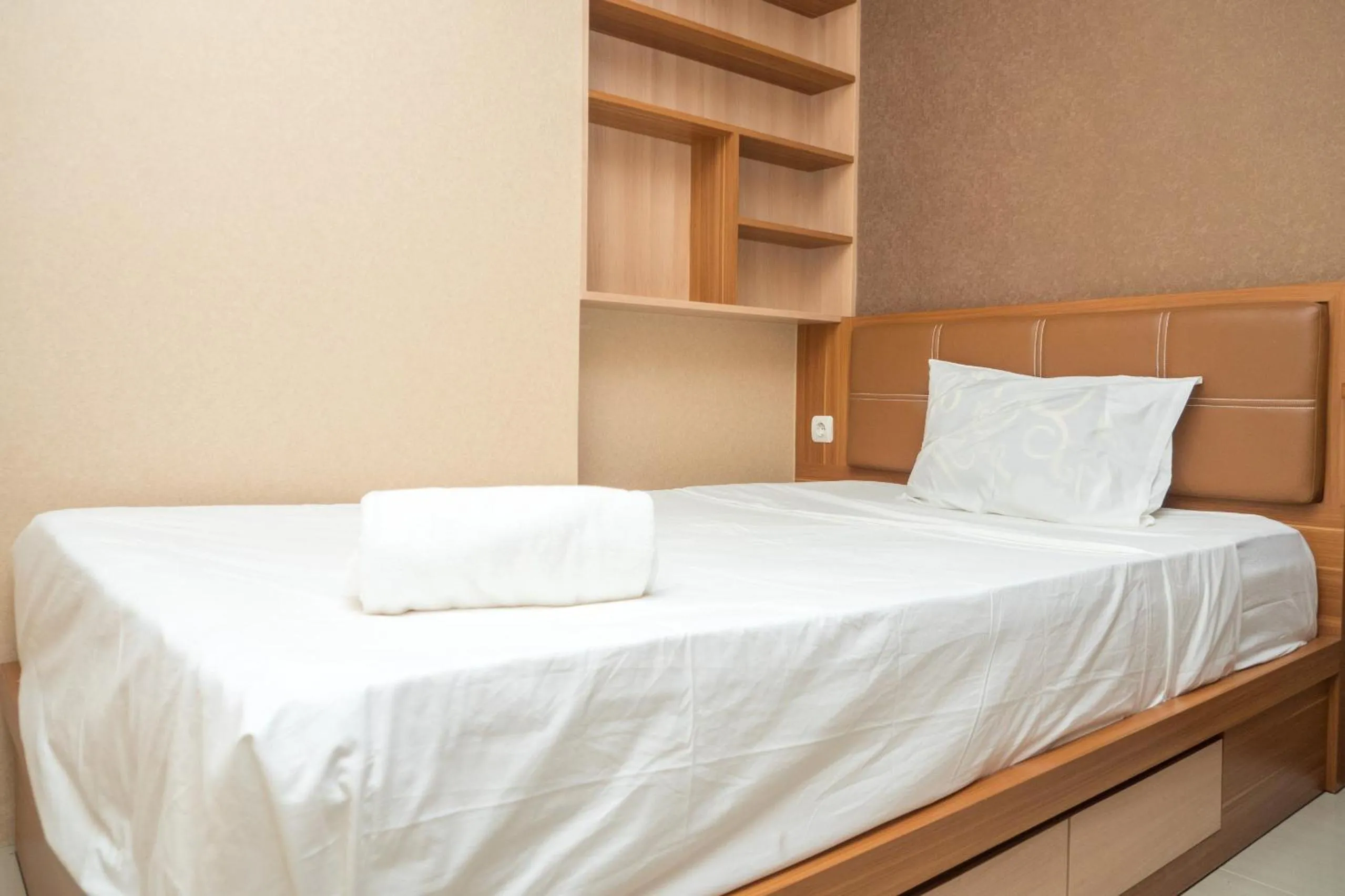 3BR with Sofa bed at Gateway Pasteur Apartment By Travelio