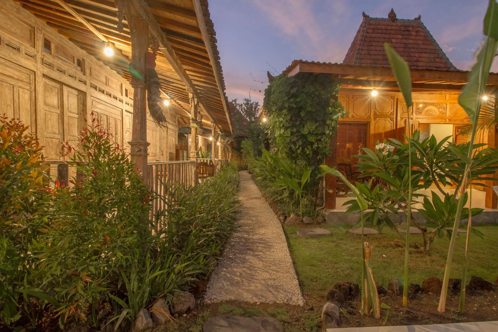 Garden view in Red Gong