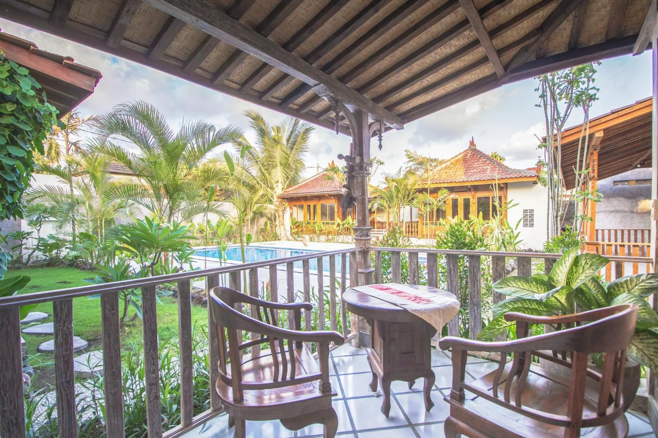 Balcony/Terrace in Red Gong
