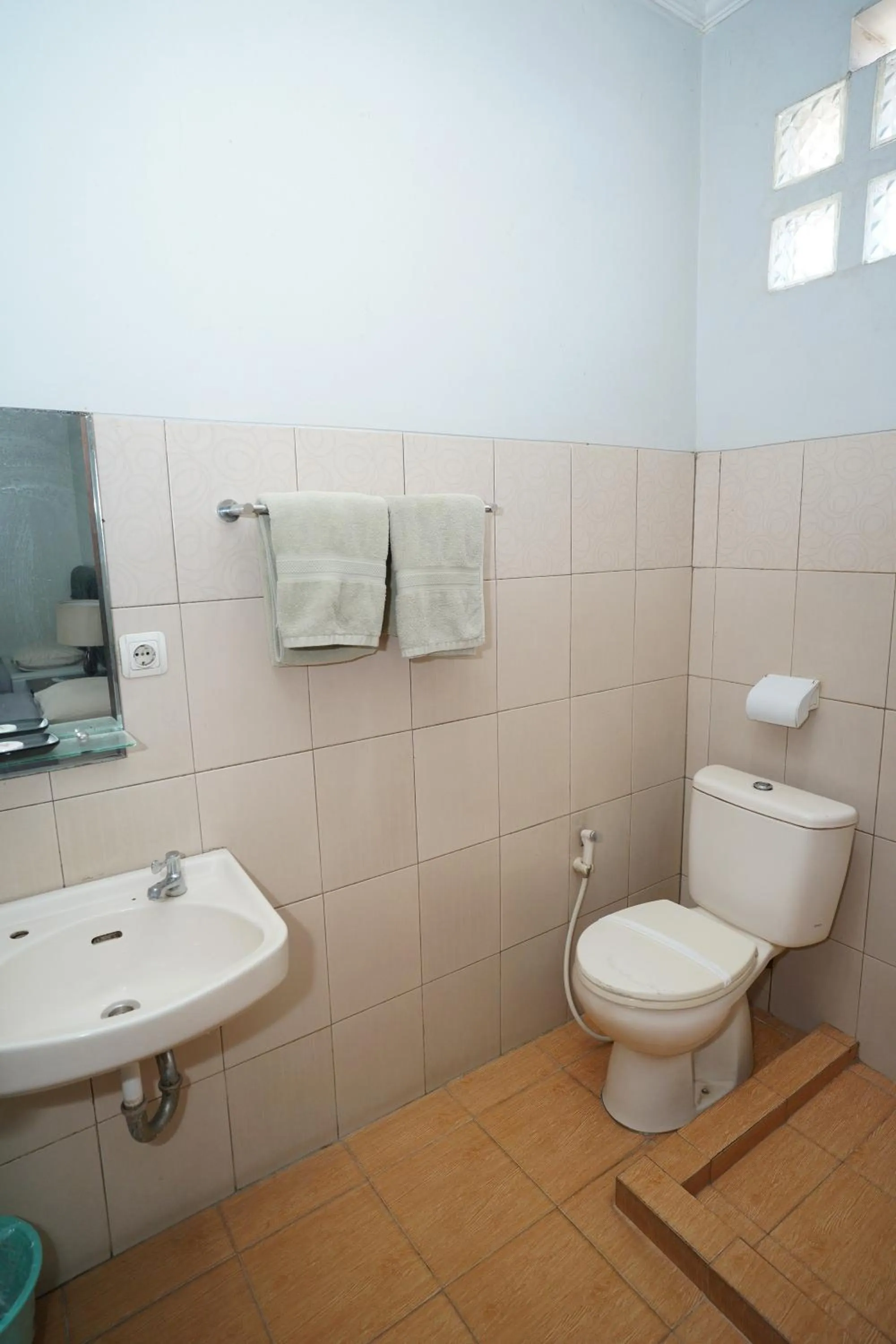 Shower in Hotel Puri Pangalengan