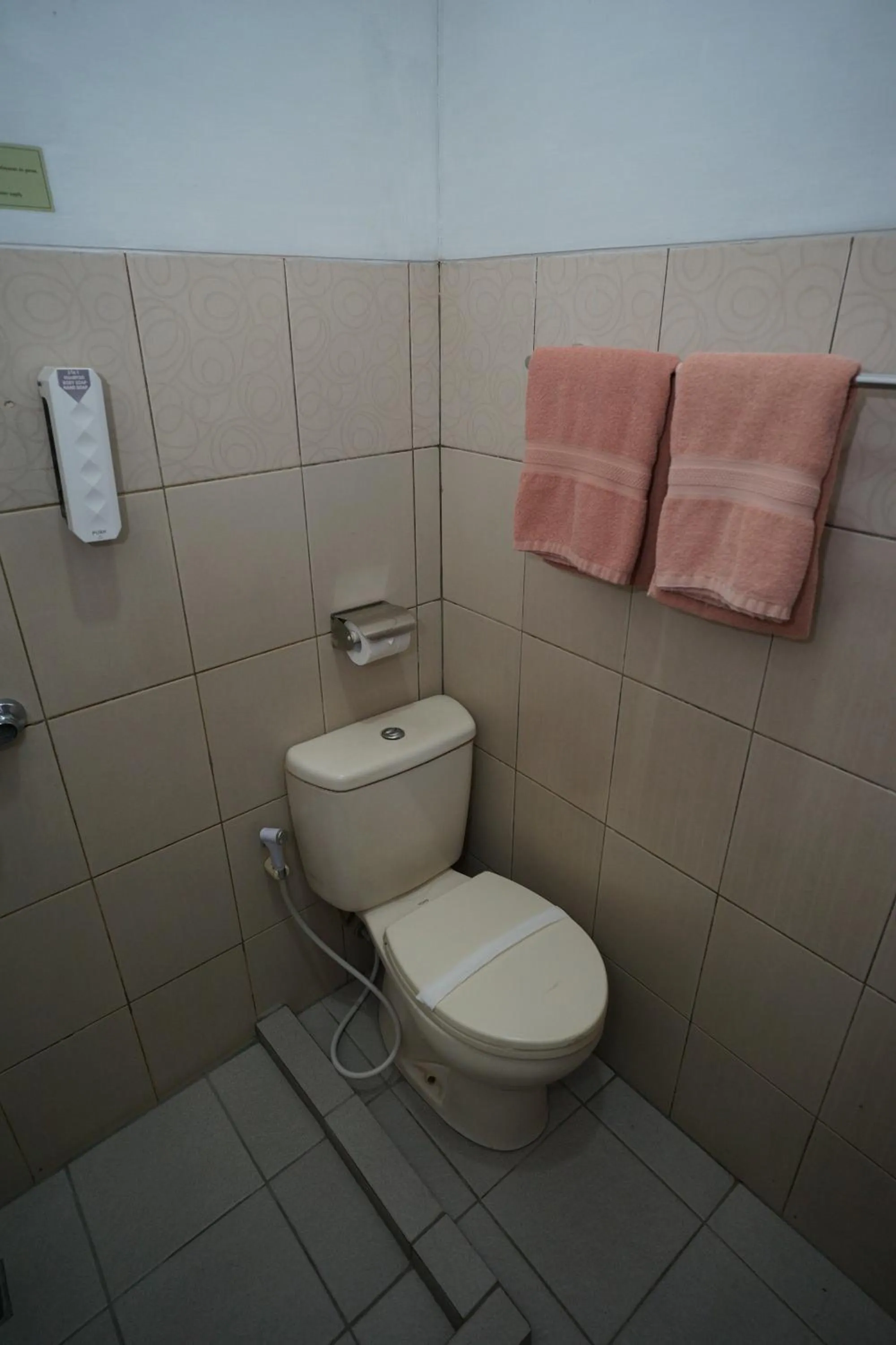 Toilet in Hotel Puri Pangalengan