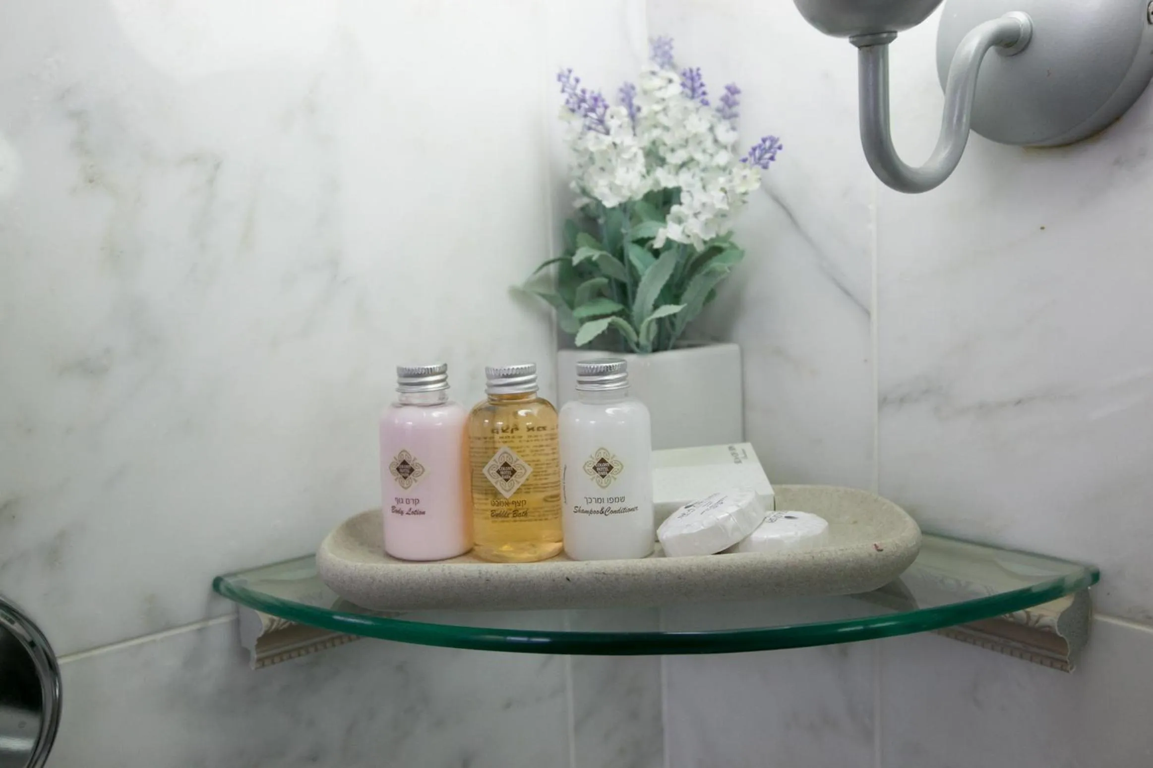 Bathroom in The Colony Hotel