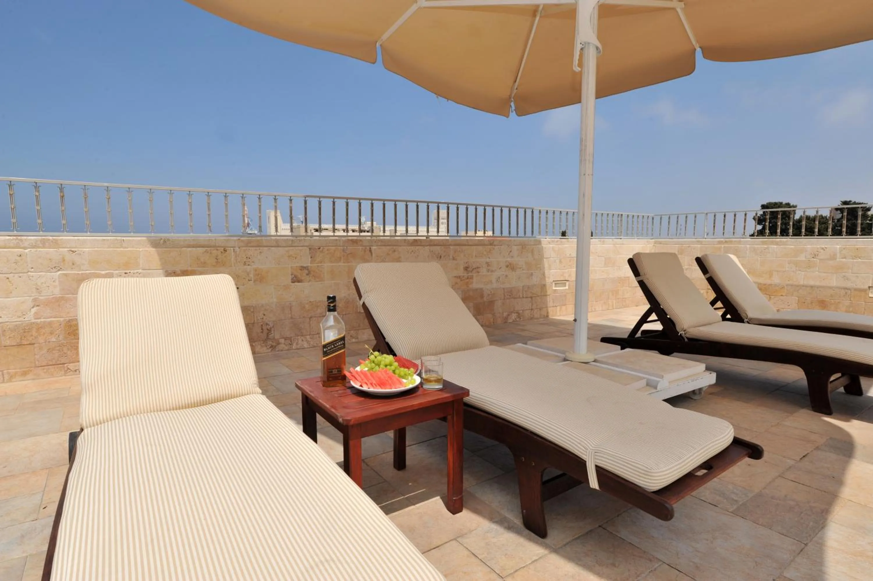 Balcony/Terrace in The Colony Hotel