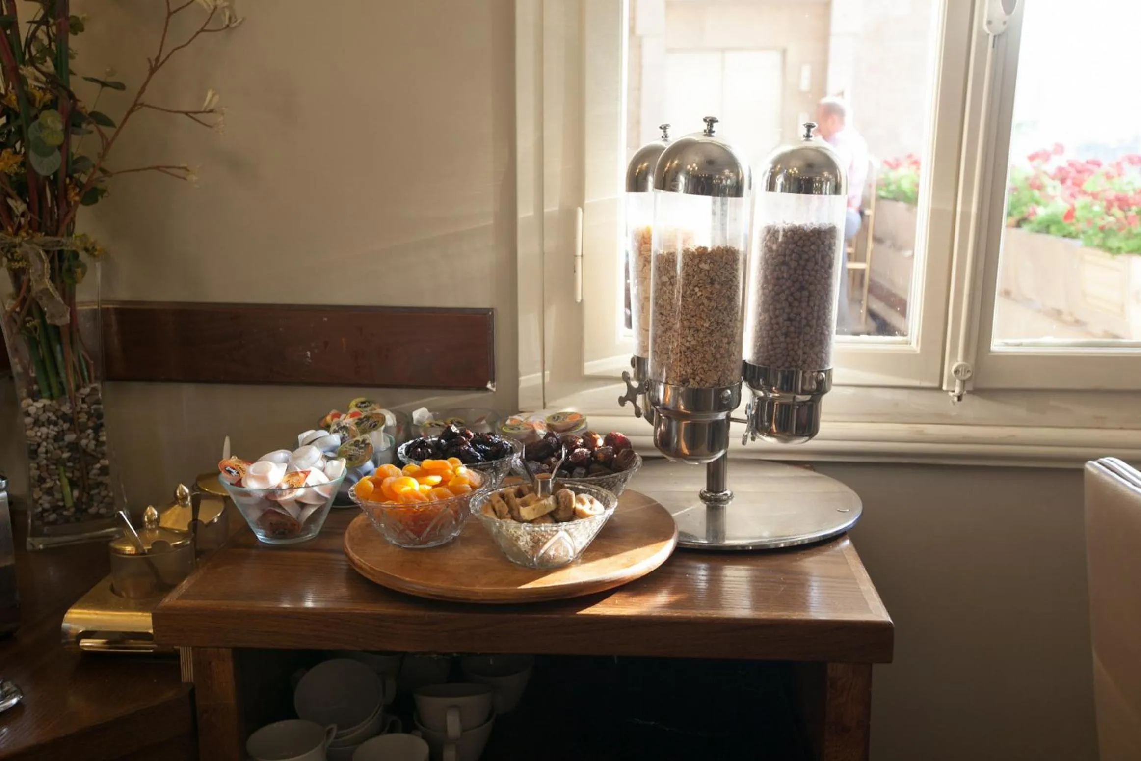 Breakfast in The Colony Hotel