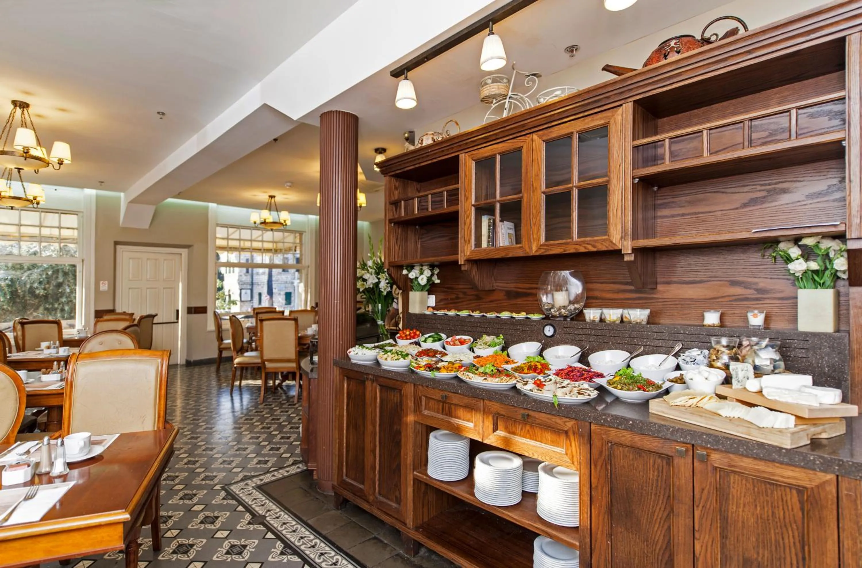 Restaurant/places to eat in The Colony Hotel