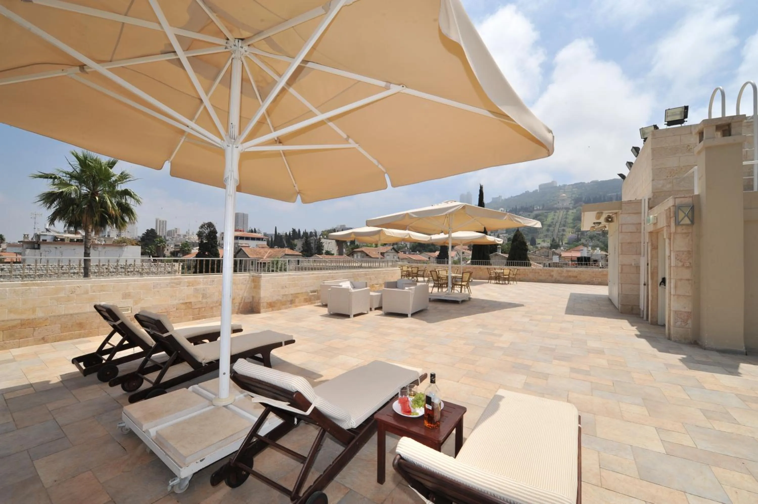 Balcony/Terrace in The Colony Hotel