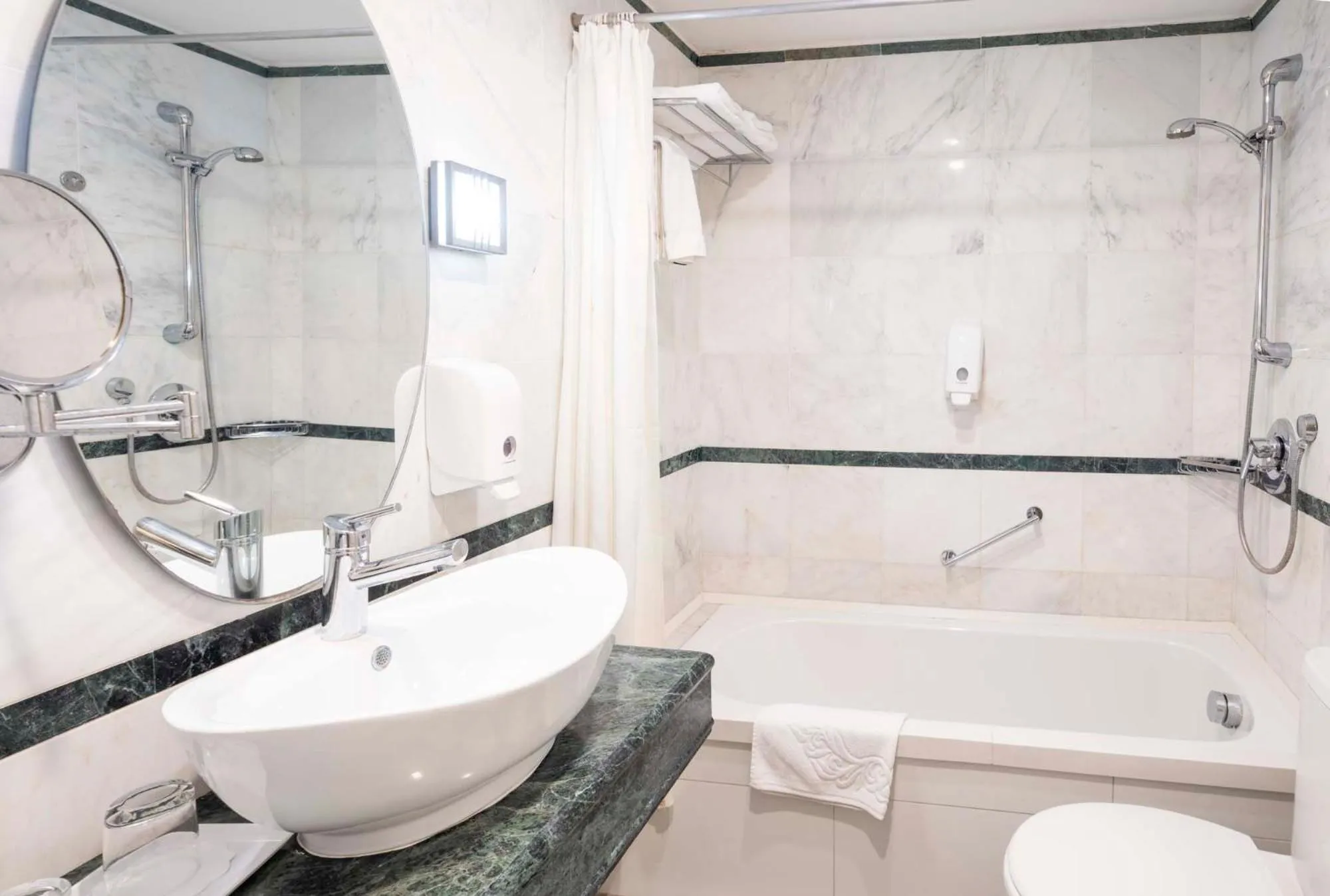 Bath in The Colony Hotel