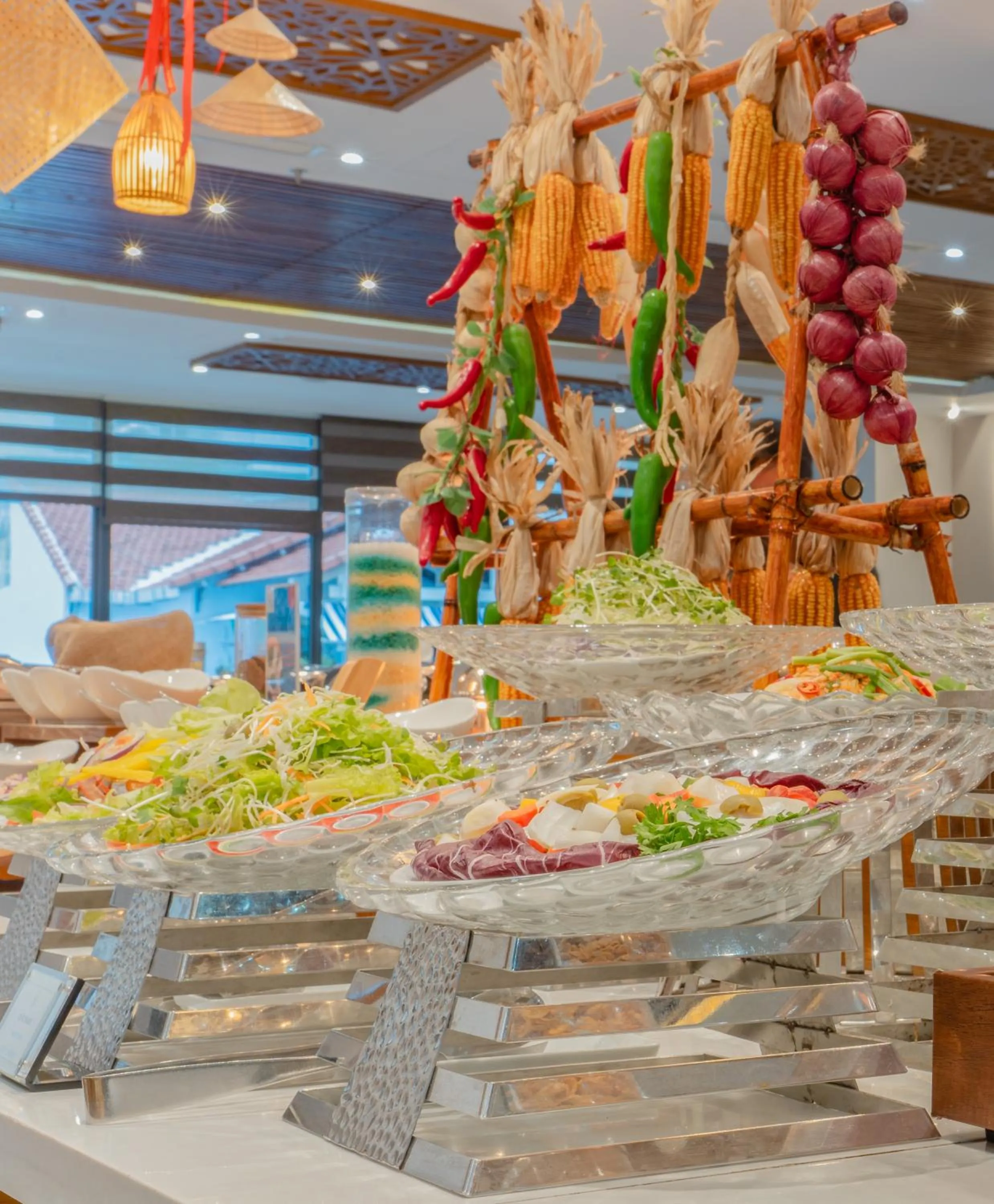 Food and drinks in Le's Cham Hotel