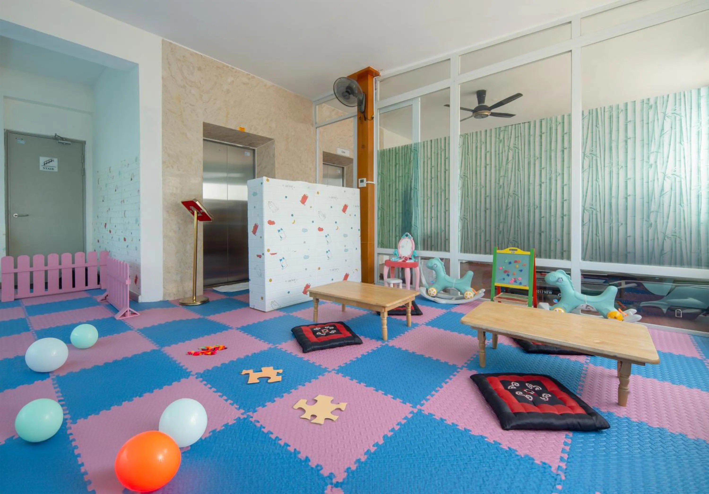 Kids's club in Le's Cham Hotel