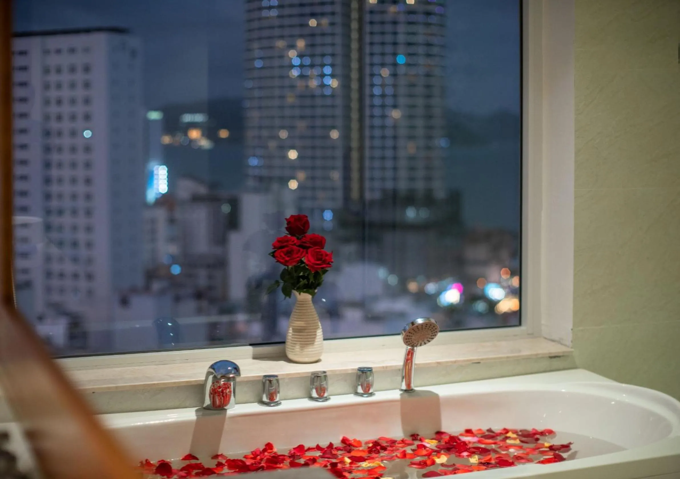 Bath in Le's Cham Hotel