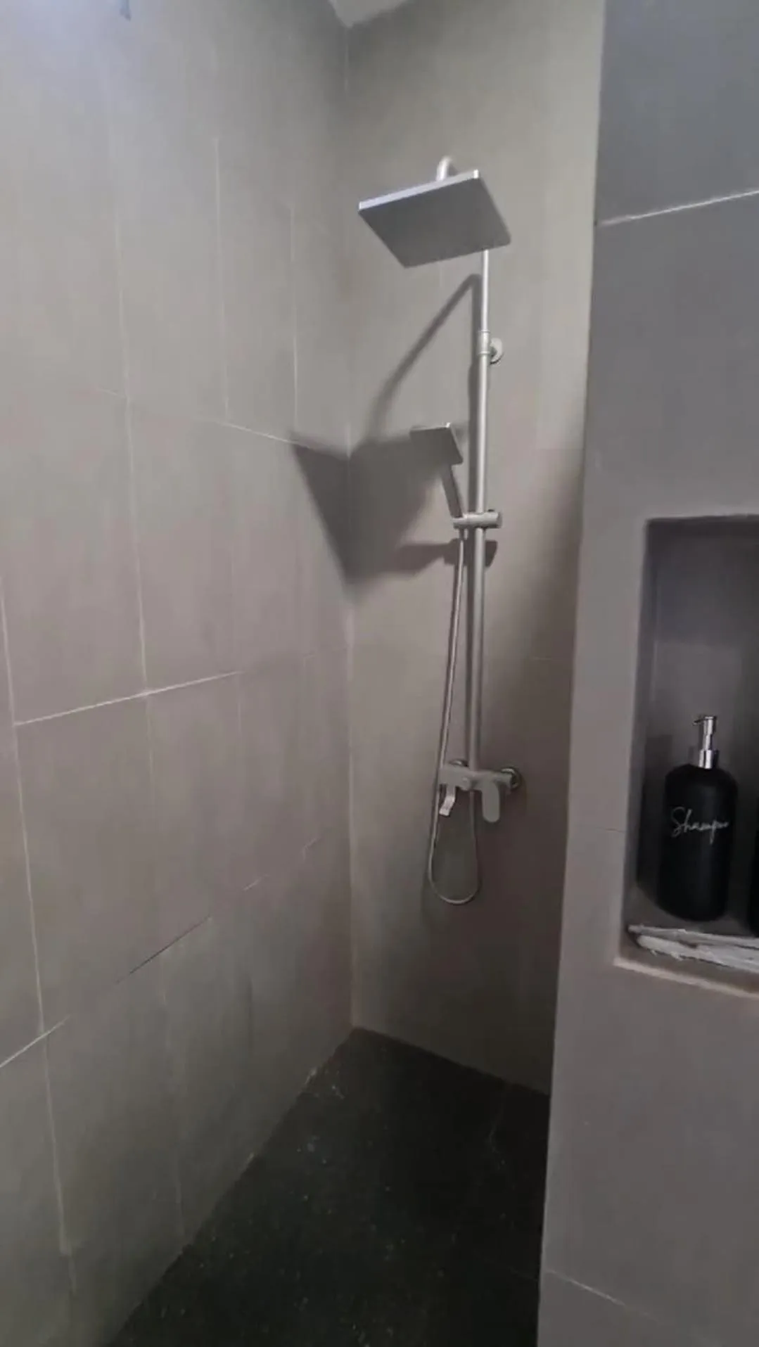 Shower in Makarma Resort Lombok