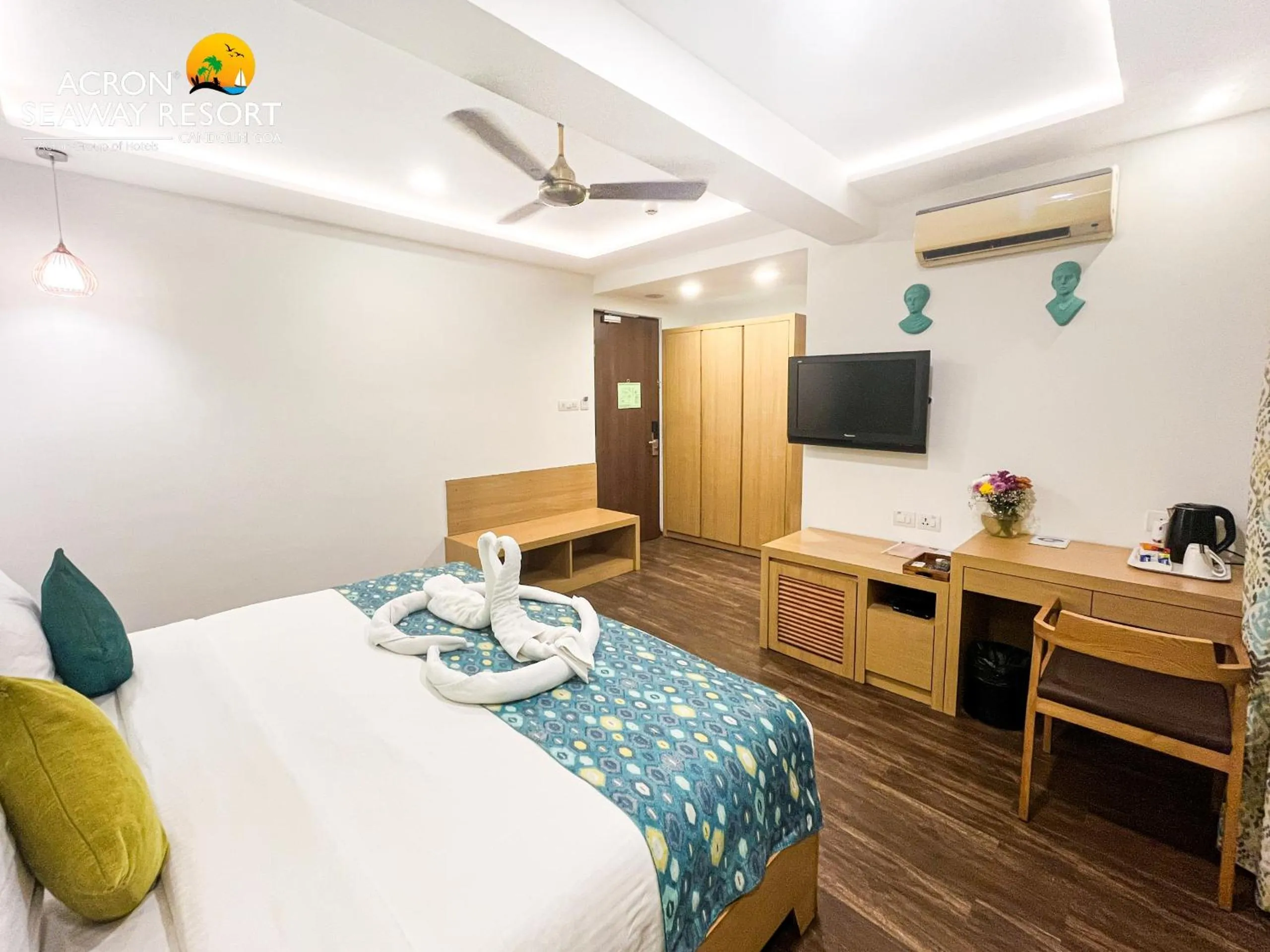 Bed in Acron Seaway Resort