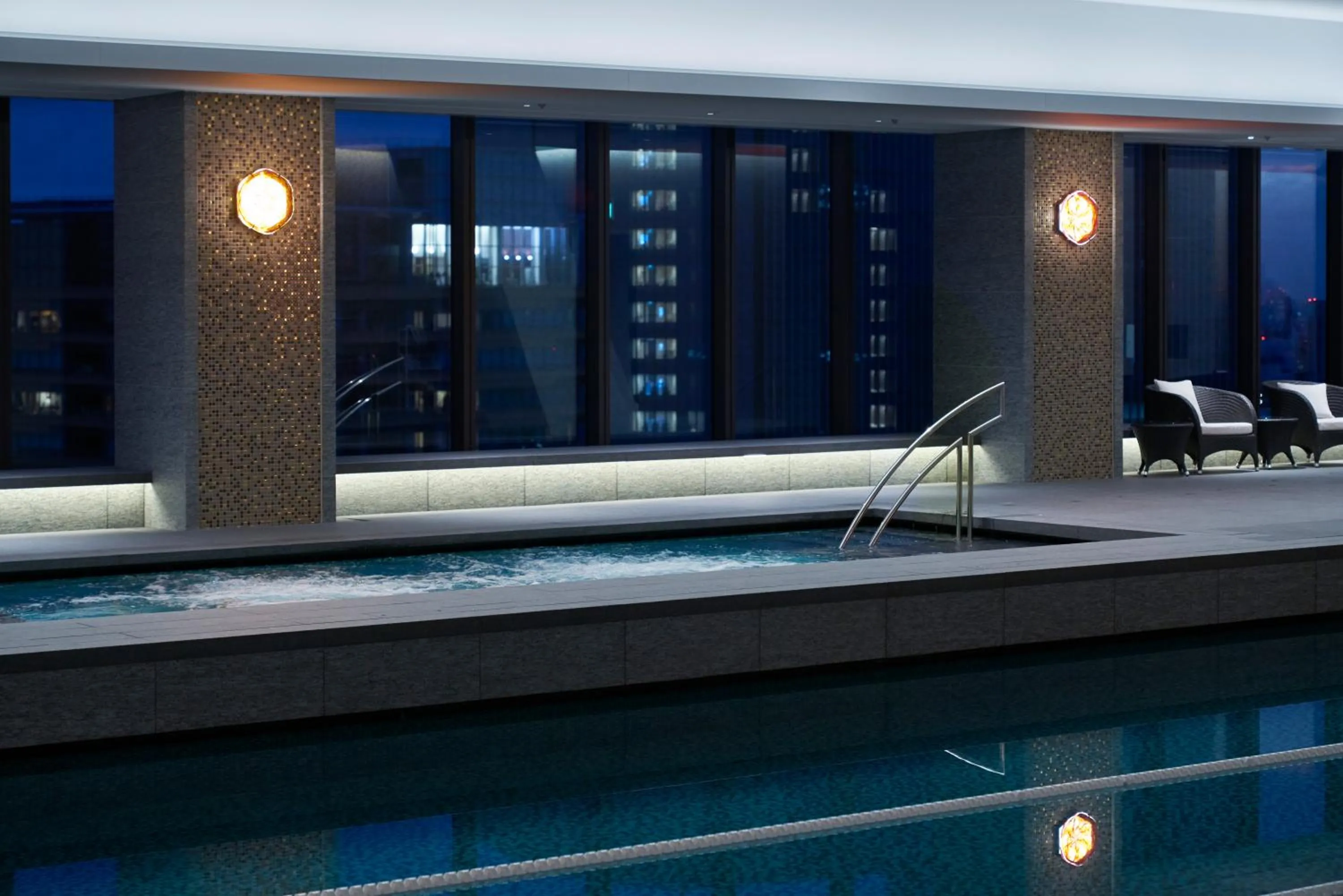 Swimming pool in The Okura Tokyo