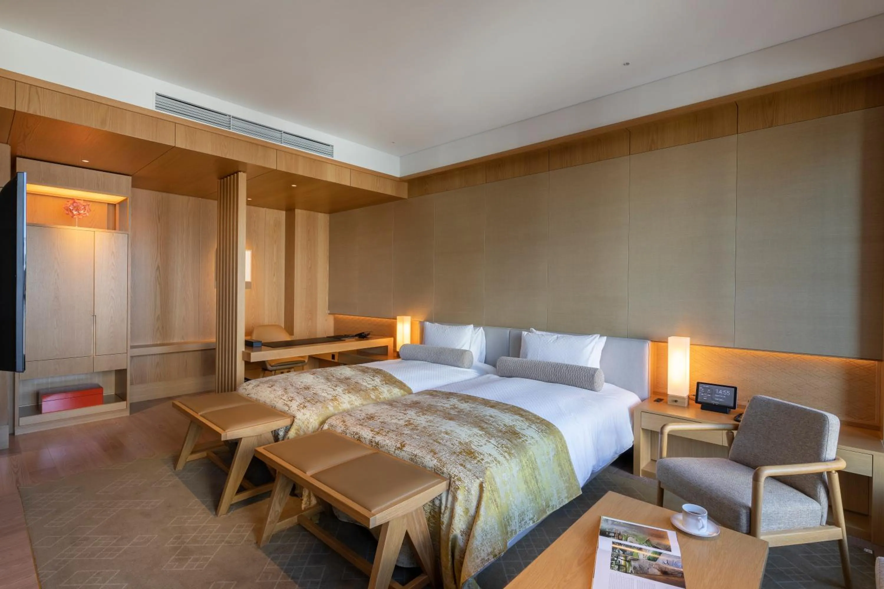 Photo of the whole room, Bed in The Okura Tokyo
