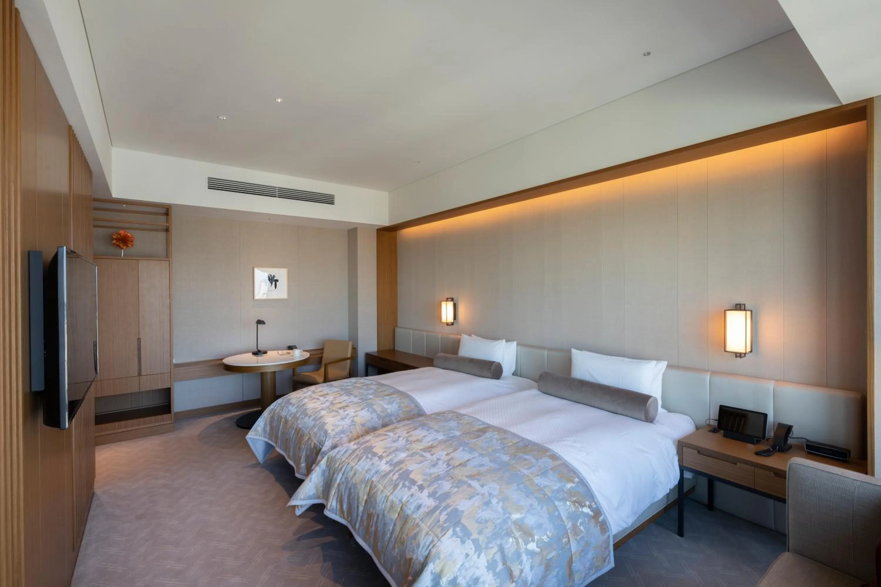 Photo of the whole room, Bed in The Okura Tokyo