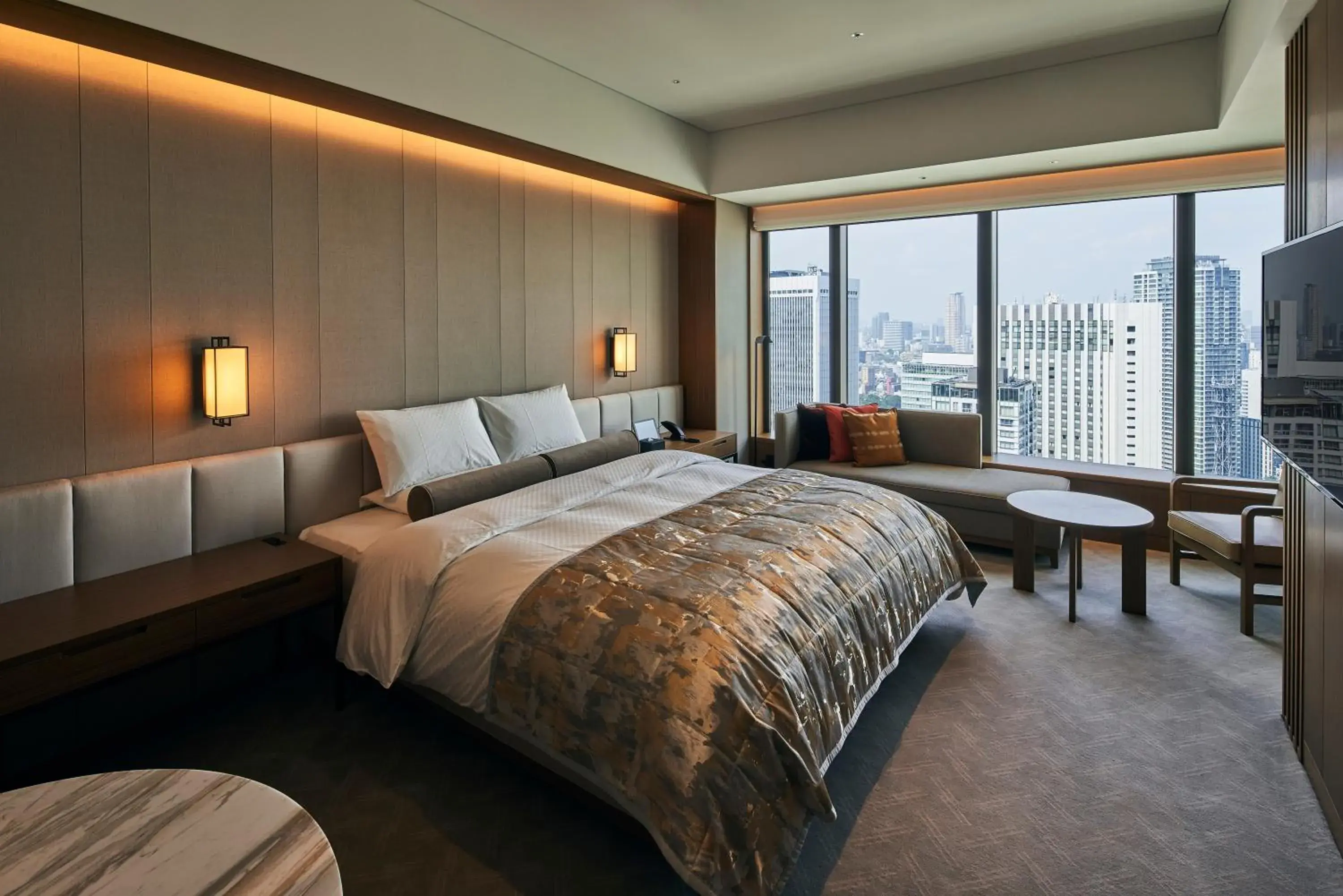 Photo of the whole room, Bed in The Okura Tokyo Photo of the whole room, Bed in The Okura Tokyo