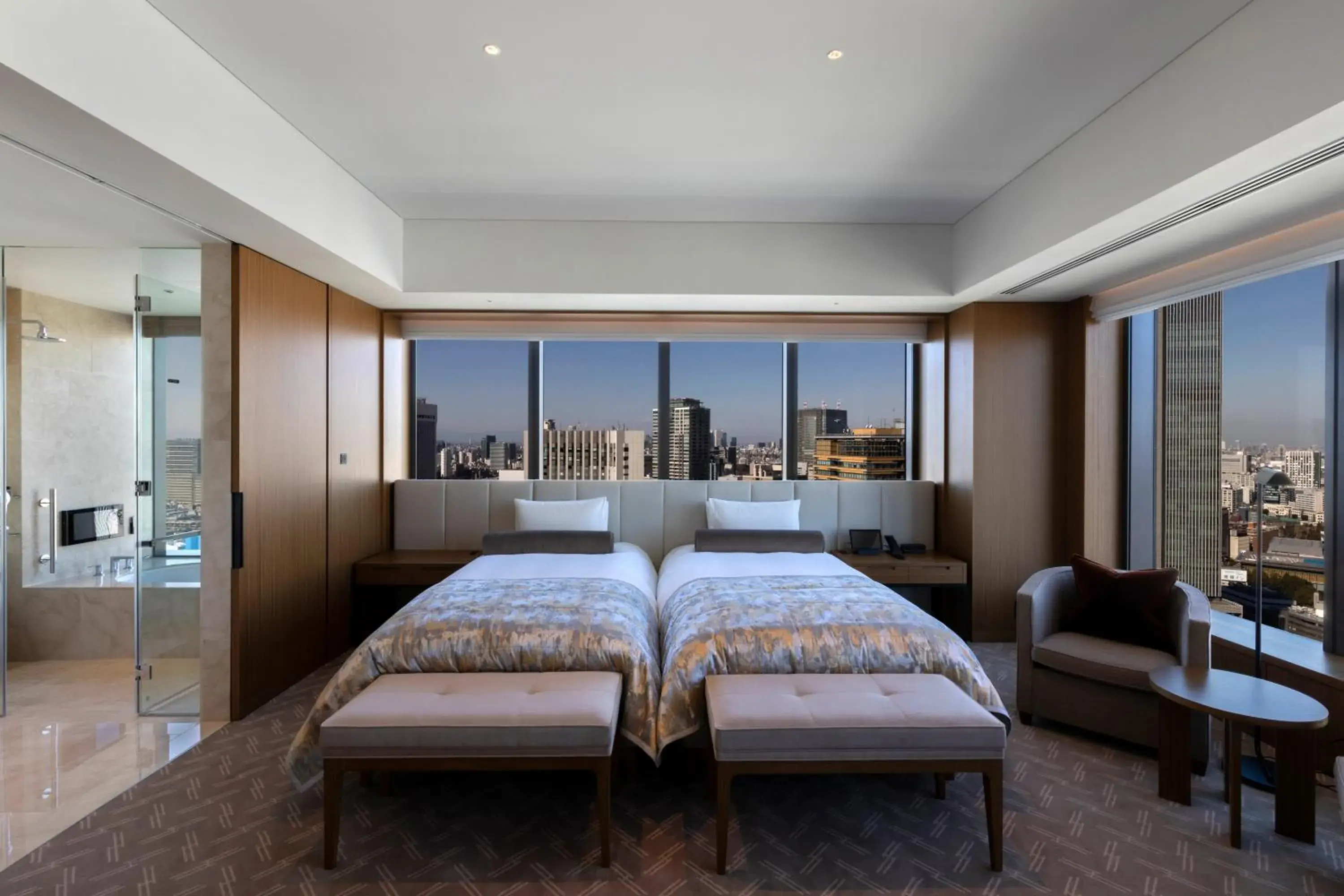 Photo of the whole room, Bed in The Okura Tokyo Photo of the whole room, Bed in The Okura Tokyo