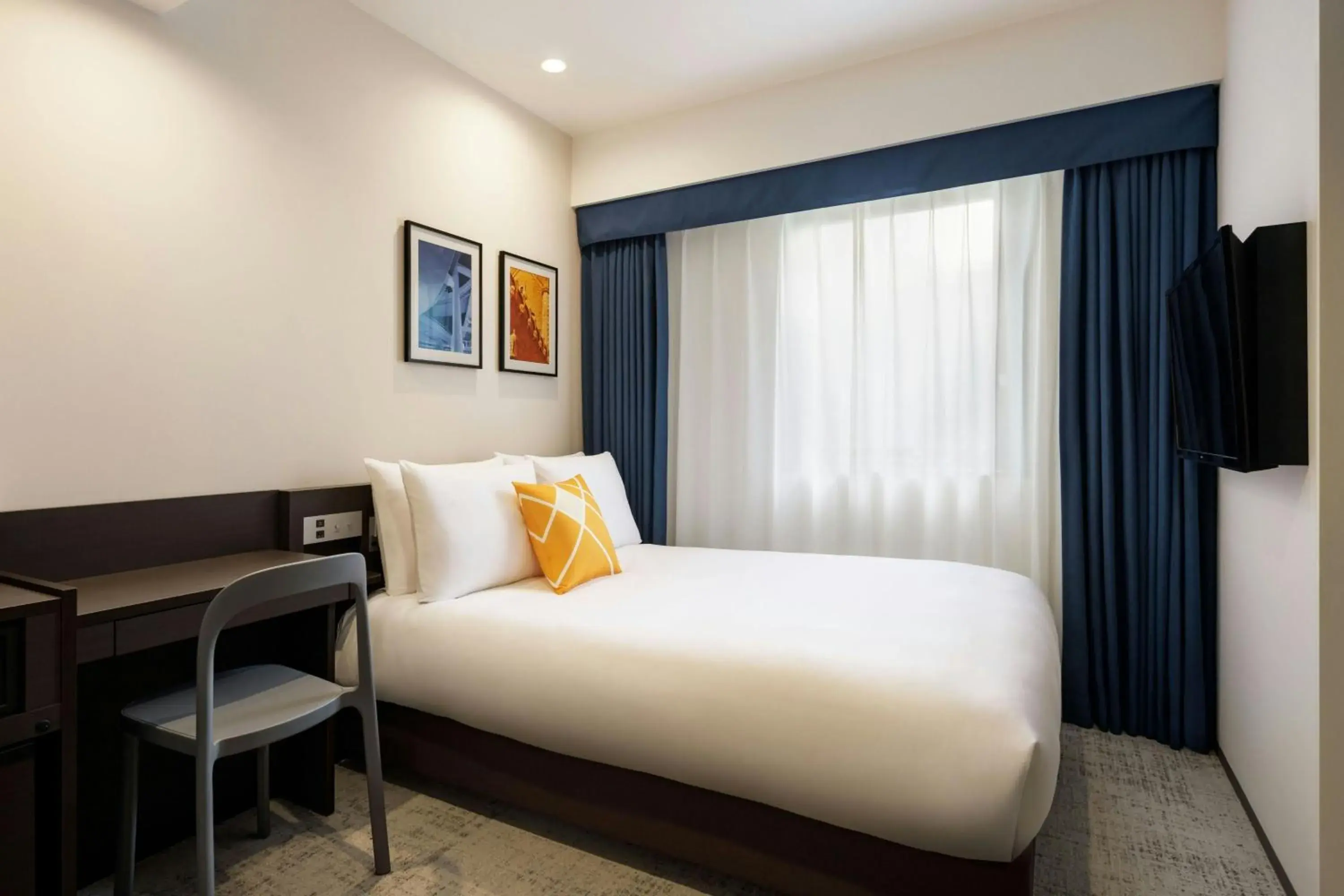 Photo of the whole room, Bed in Four Points Flex by Sheraton Tokyo Shibuya West Photo of the whole room, Bed in Four Points Flex by Sheraton Tokyo Shibuya West