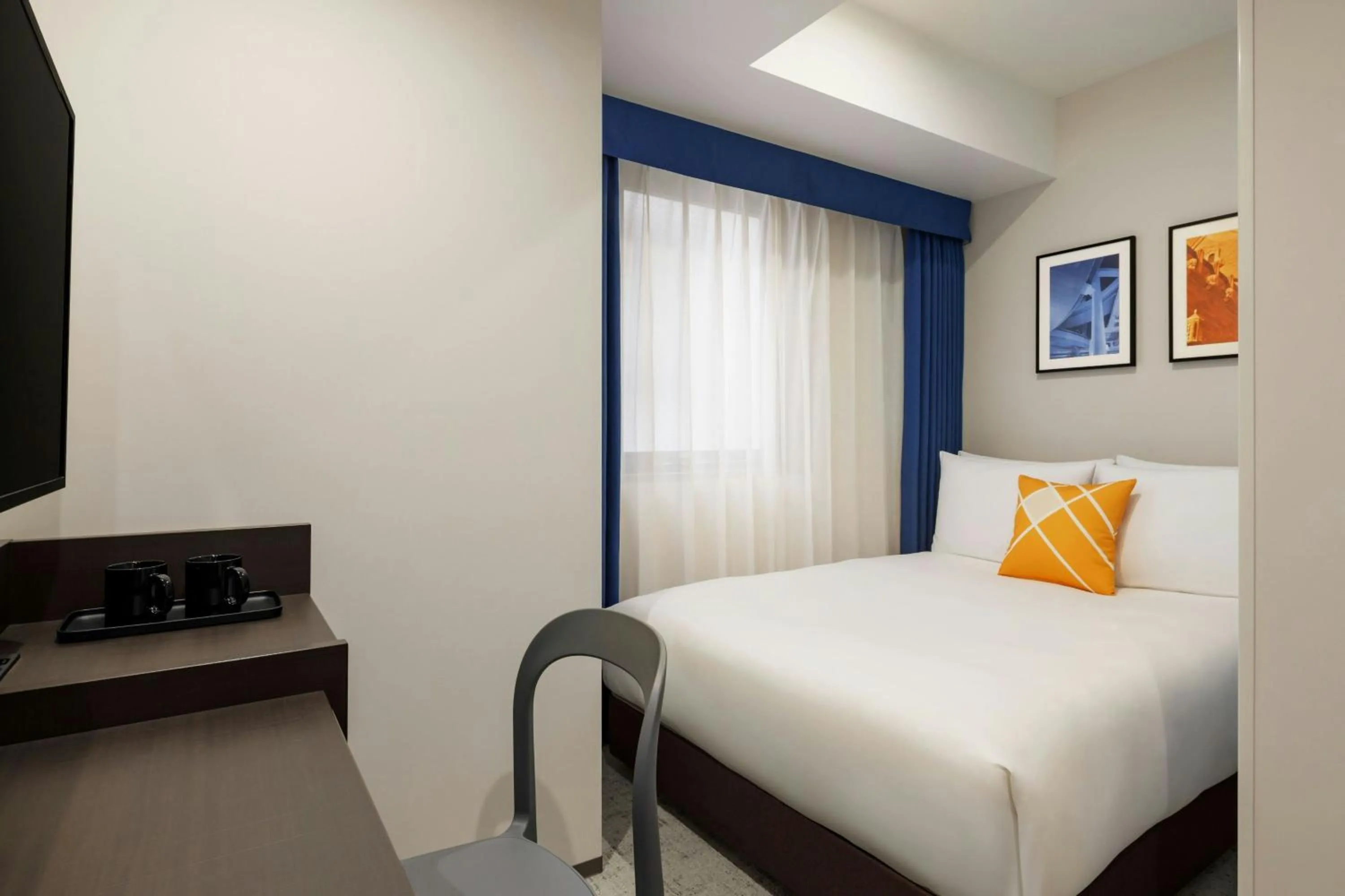 Photo of the whole room, Bed in Four Points Flex by Sheraton Tokyo Shibuya West