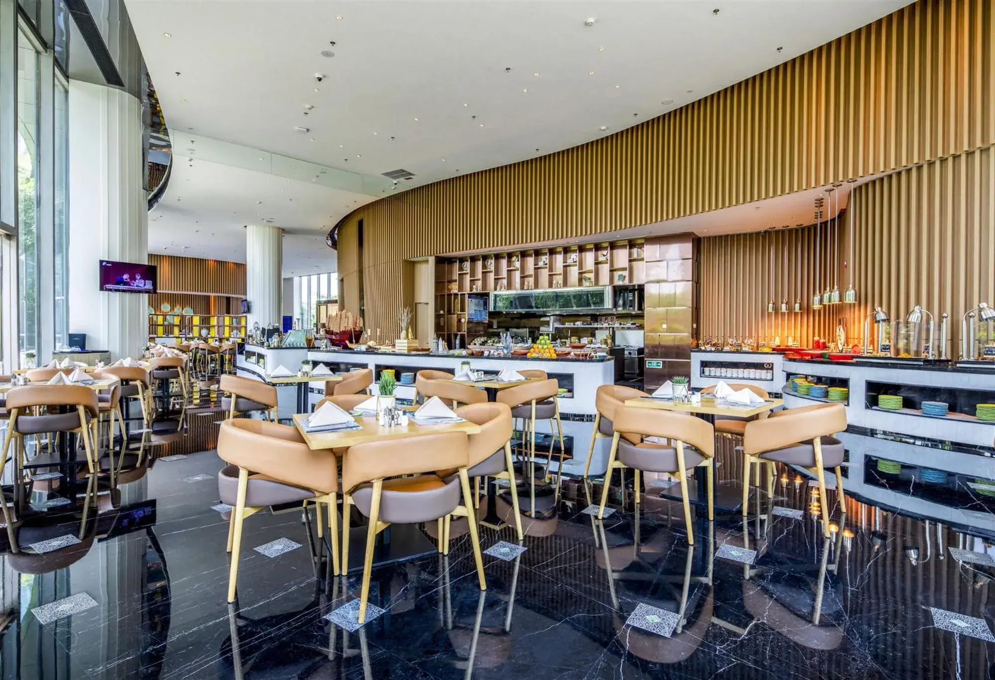 Restaurant/places to eat in Hisilk Artwork Center Fliport Coso Hotel Restaurant/places to eat in Hisilk Artwork Center Fliport Coso Hotel