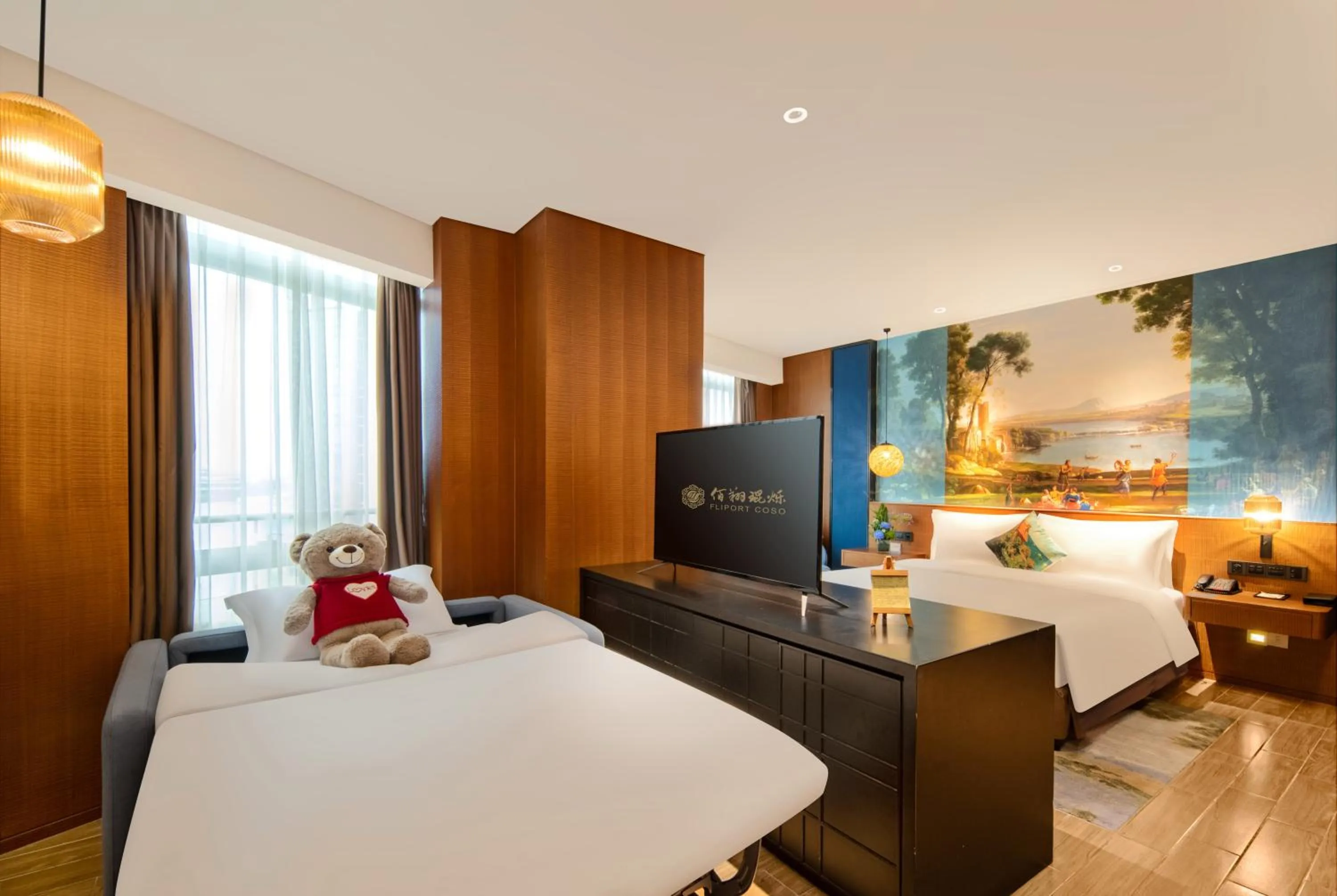 Photo of the whole room, Bed in Hisilk Artwork Center Fliport Coso Hotel