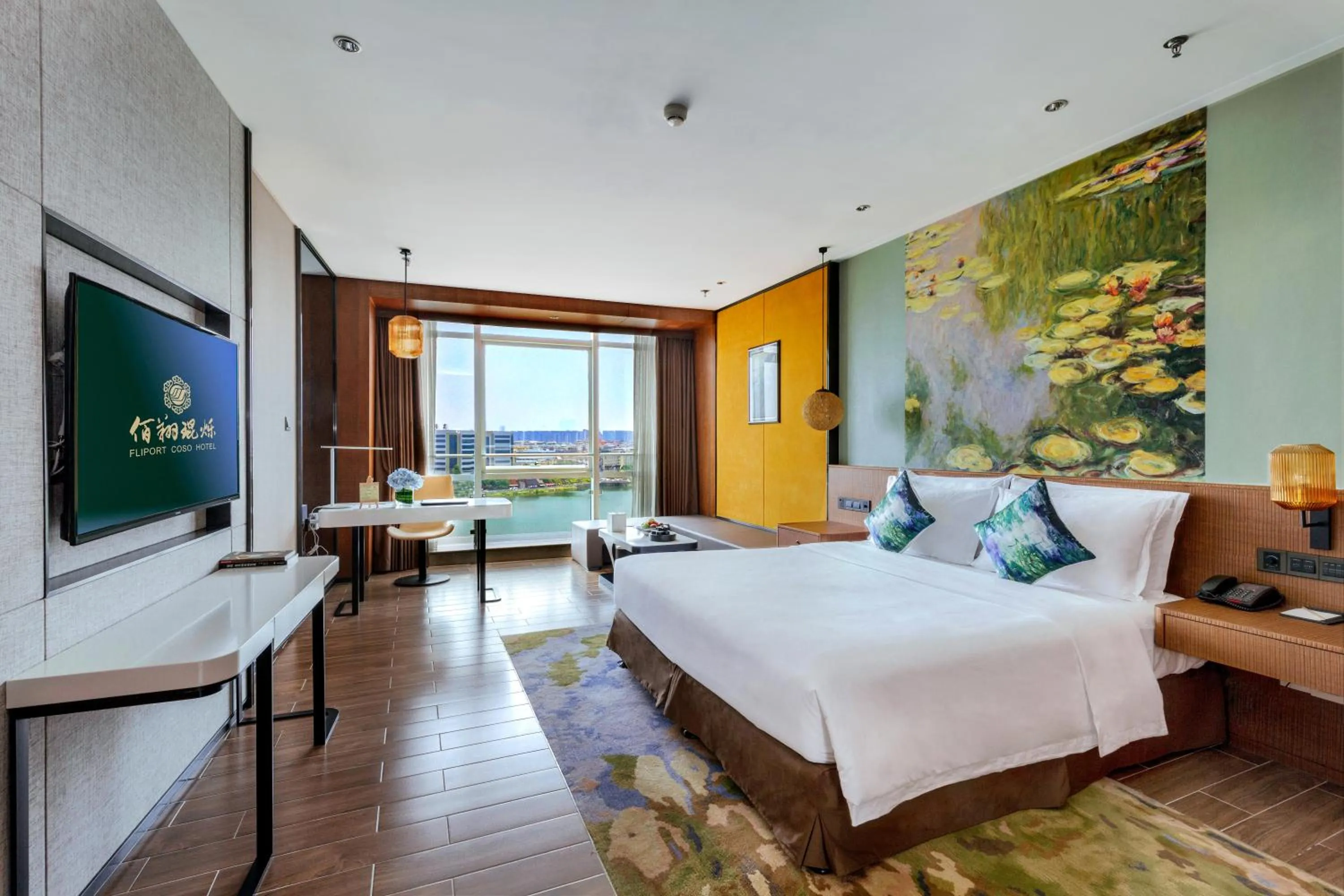 Photo of the whole room, Bed in Hisilk Artwork Center Fliport Coso Hotel