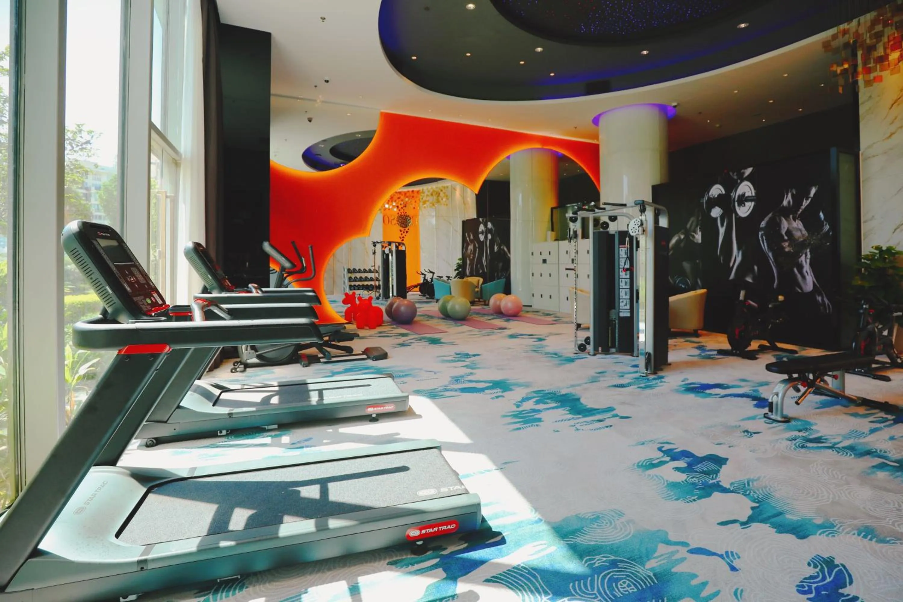 Fitness centre/facilities in Hisilk Artwork Center Fliport Coso Hotel