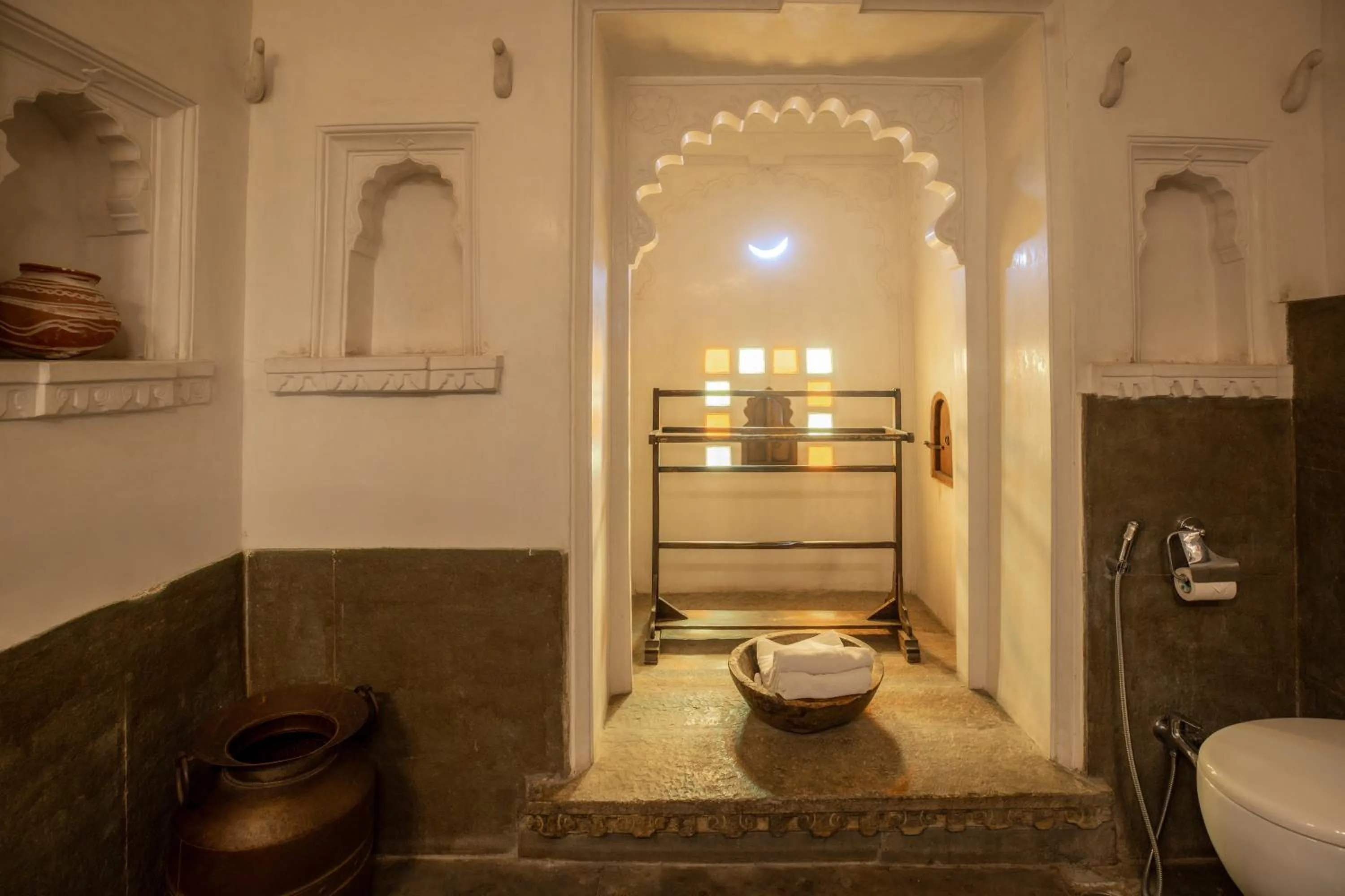 Bathroom in Madri Haveli
