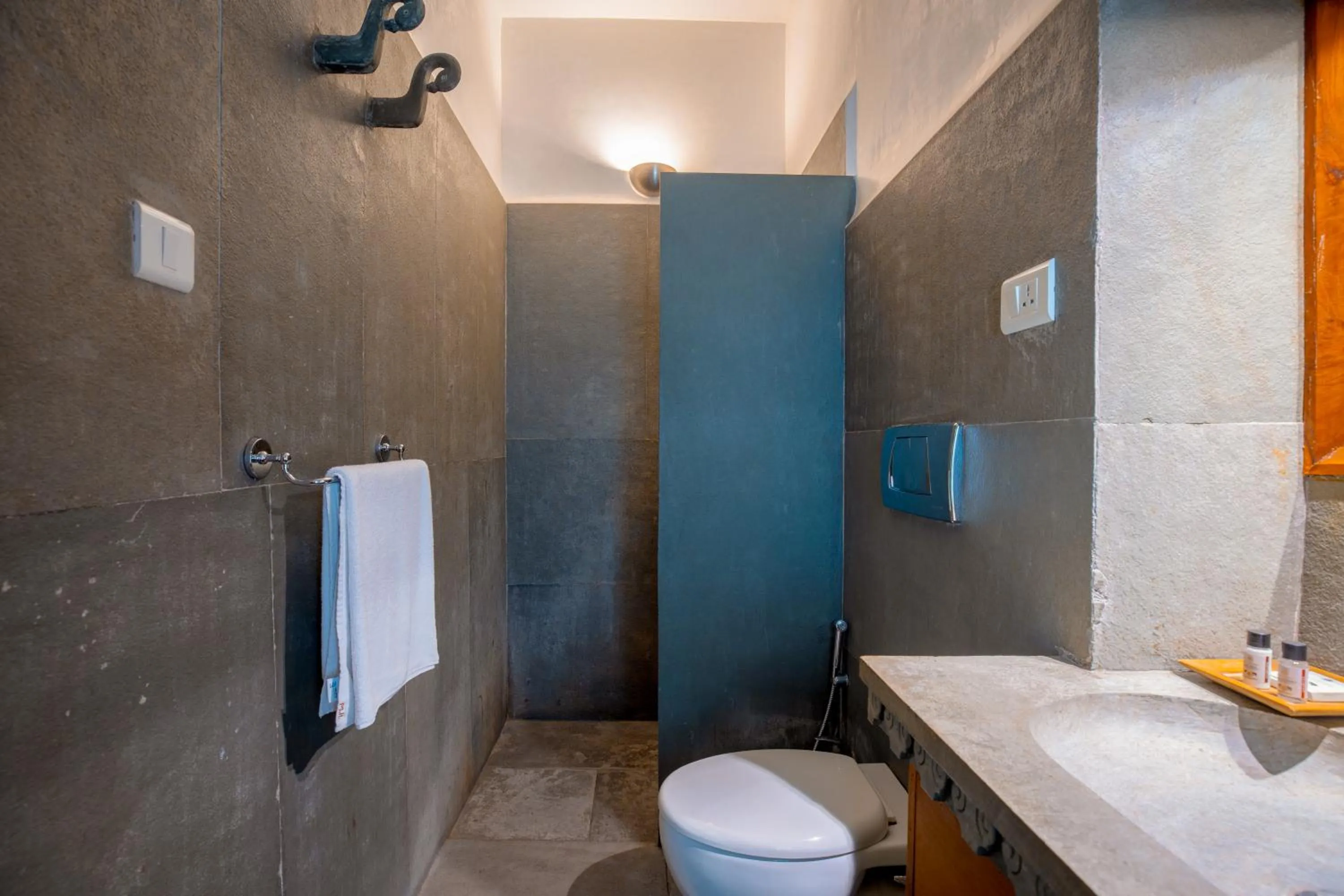 Bathroom in Madri Haveli