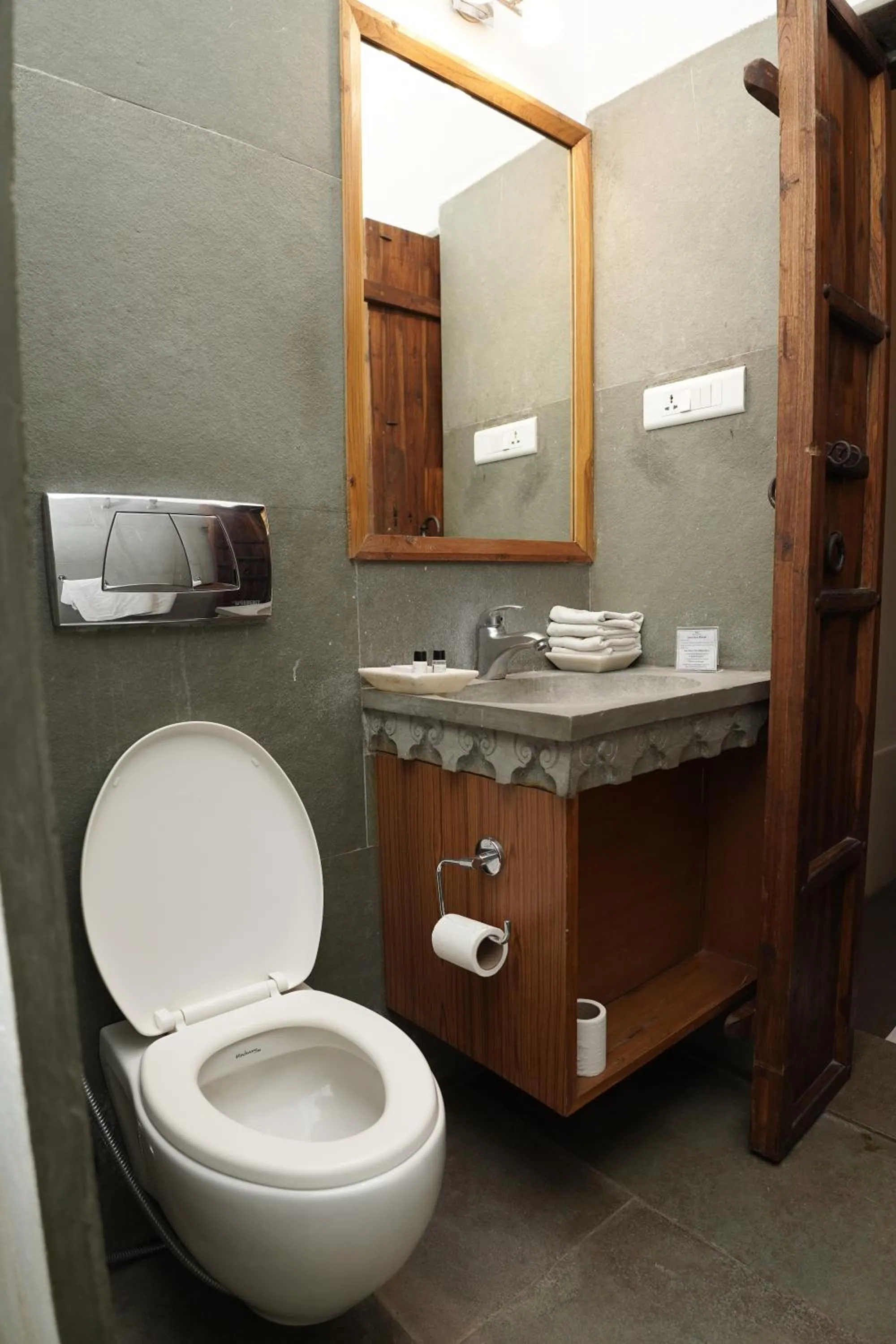 Toilet in Madri Haveli