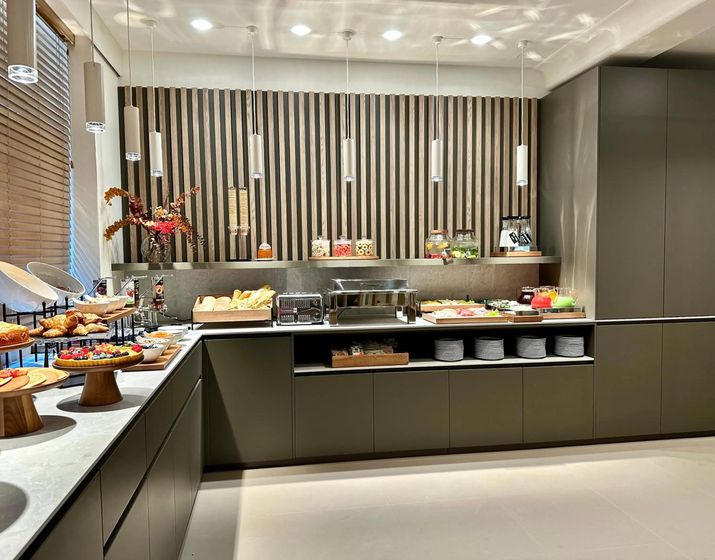 Breakfast in Hotel Mealba