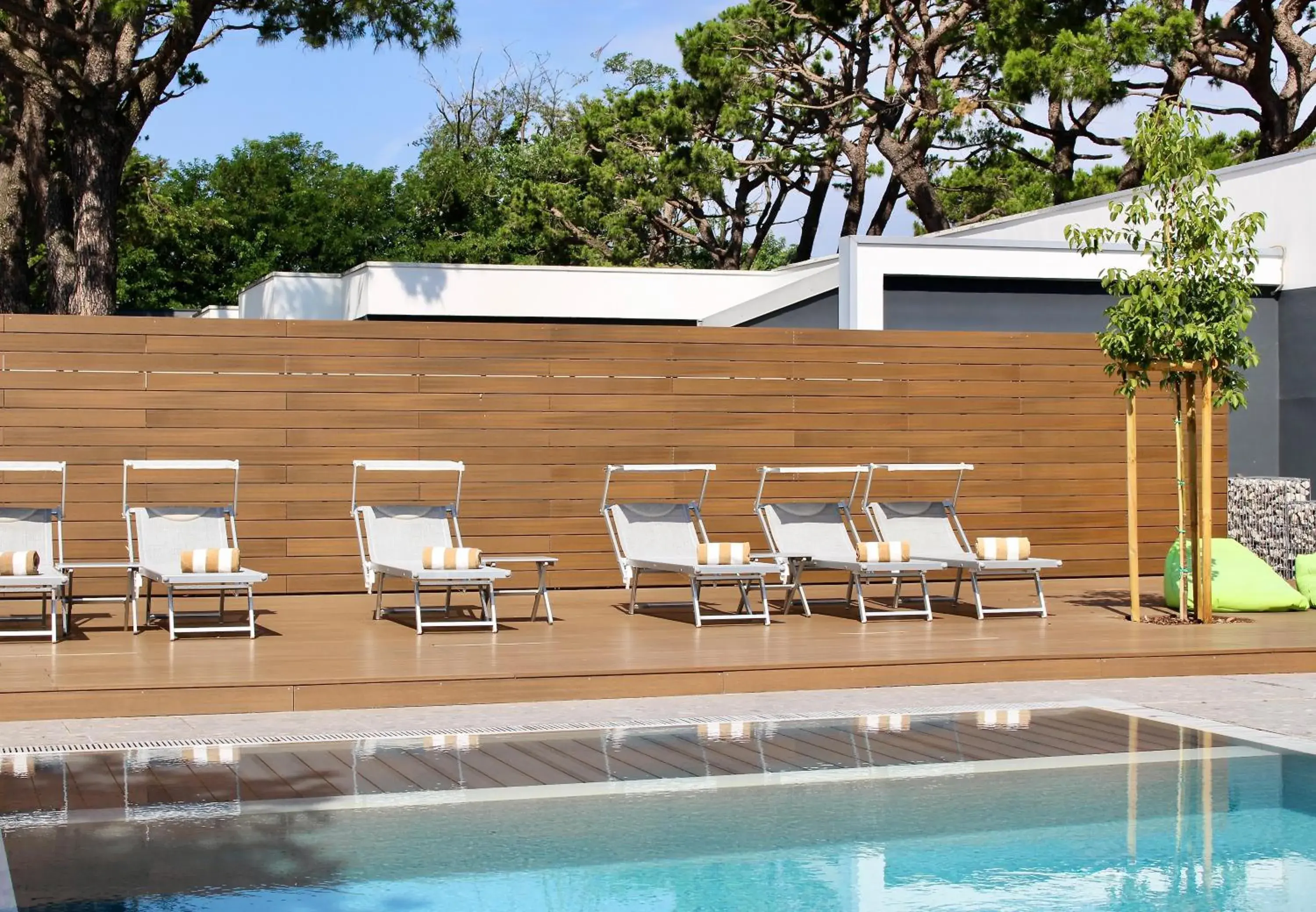 Pool view in Hotel Mealba Pool view in Hotel Mealba