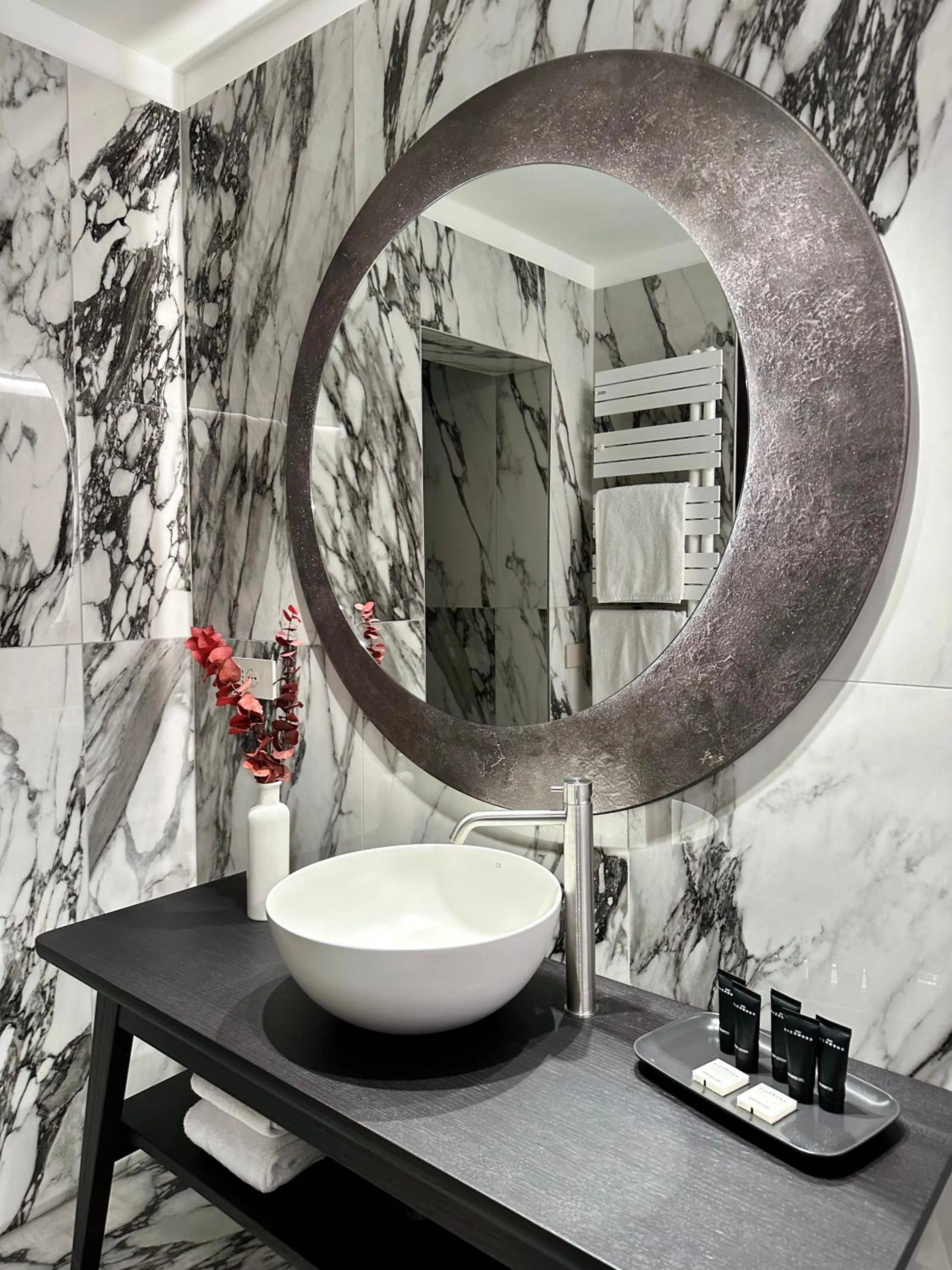 Bathroom in Hotel Mealba