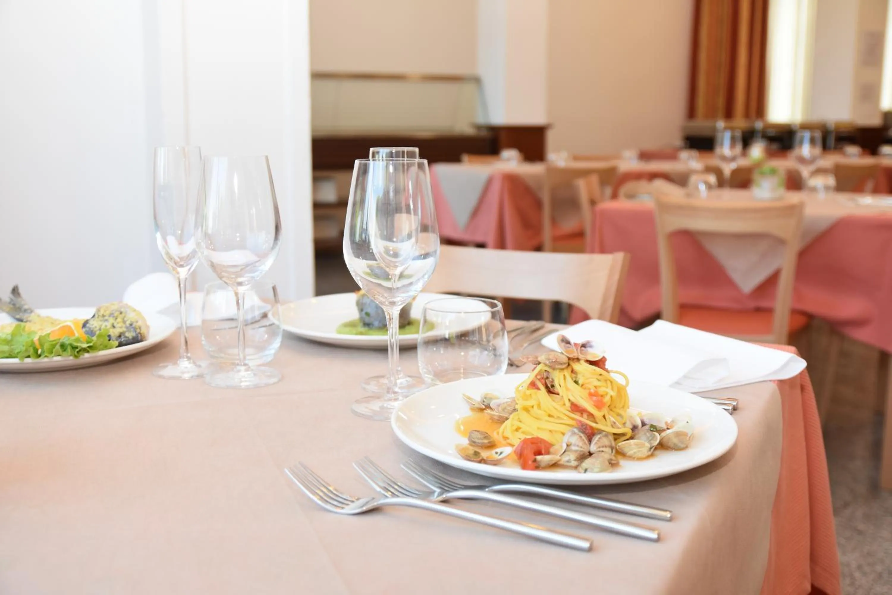 Restaurant/places to eat in Hotel Excelsior