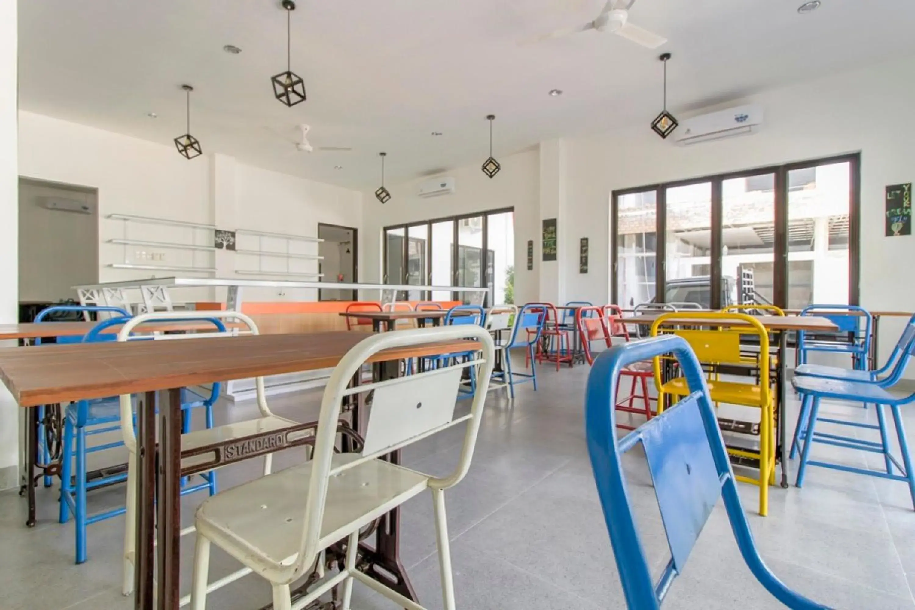 Living room in RedDoorz Premium @ Setiabudi Medan Living room in RedDoorz Premium @ Setiabudi Medan