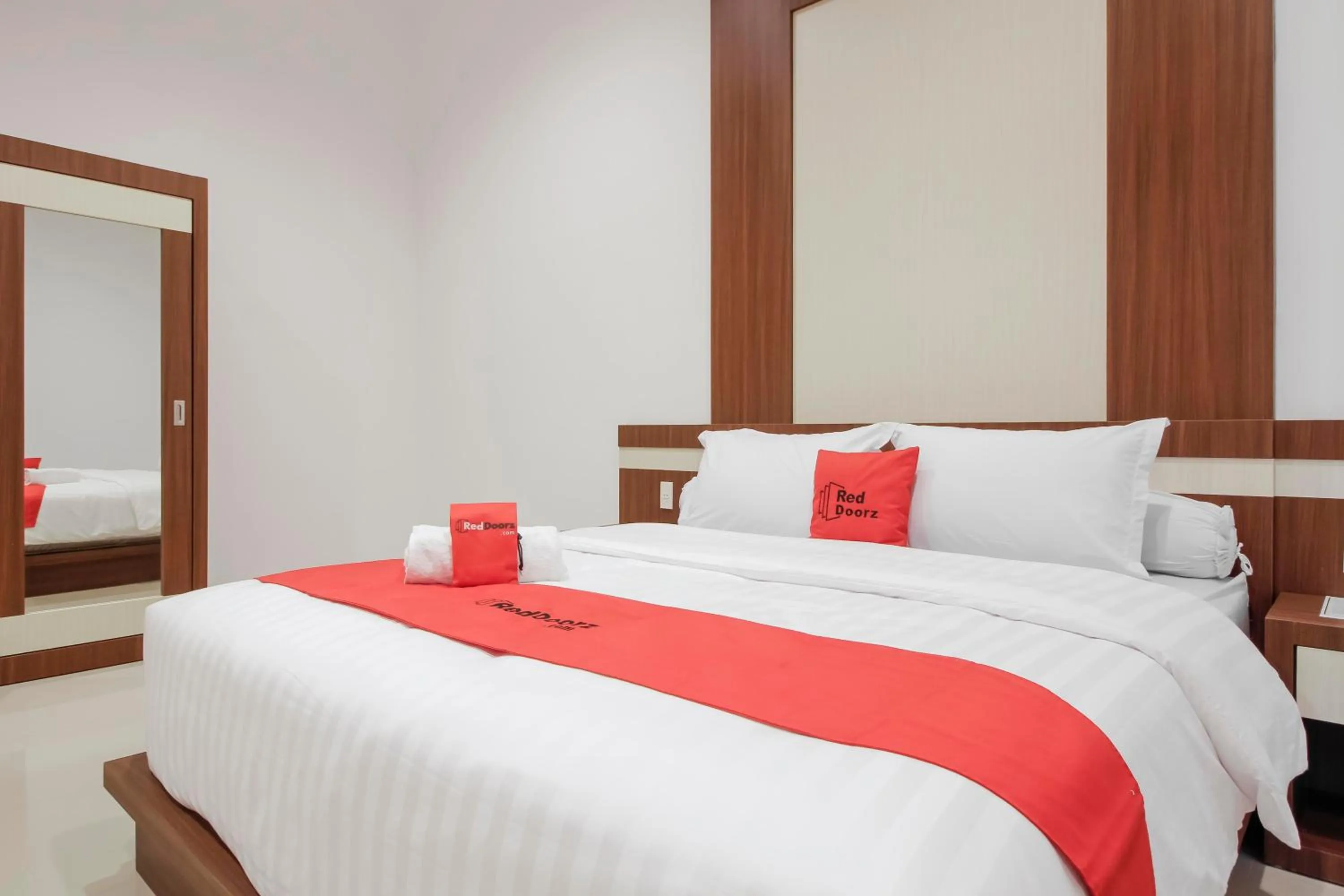 Bedroom, Bed in RedDoorz Premium @ Setiabudi Medan