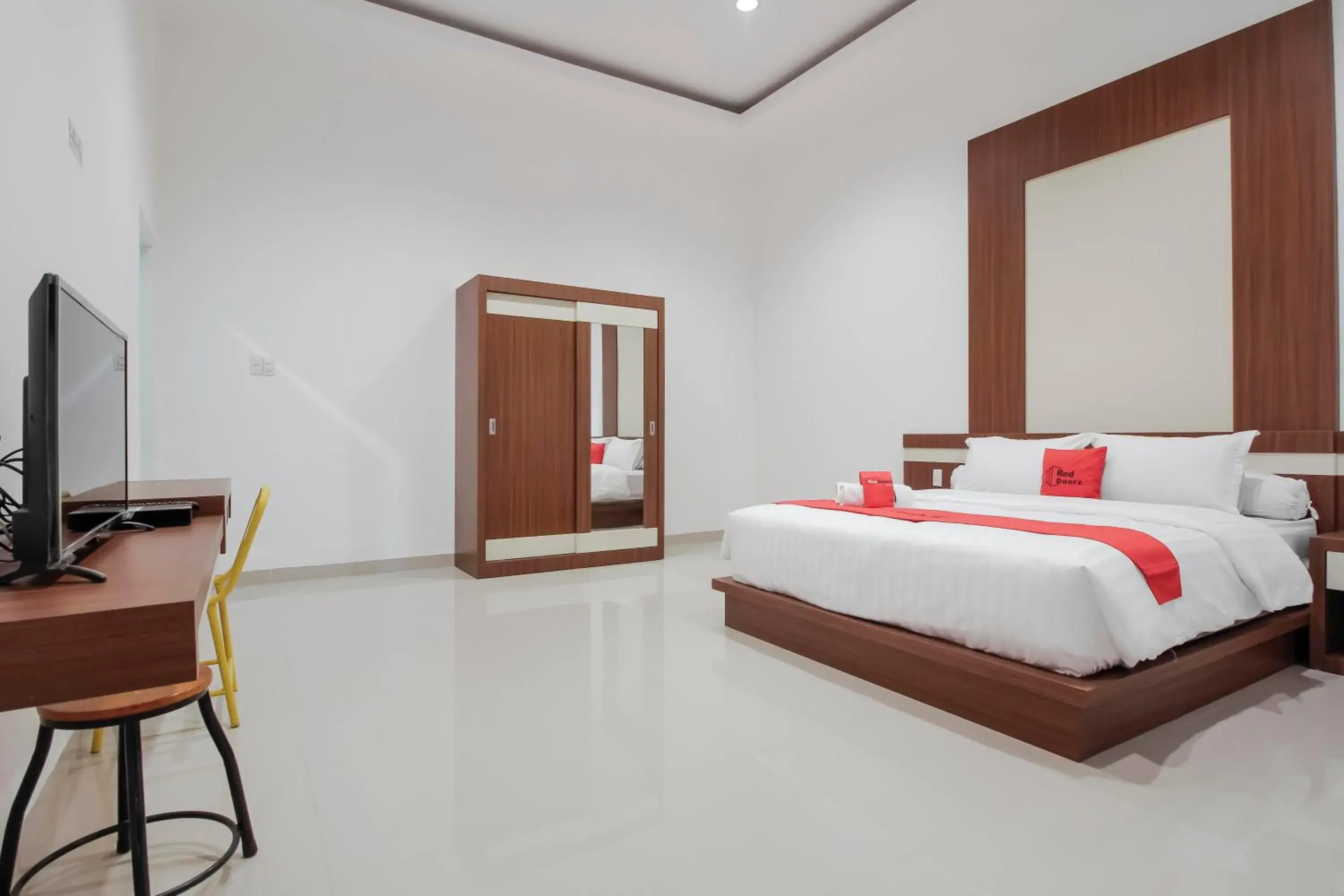 Bed in RedDoorz Premium @ Setiabudi Medan Bed in RedDoorz Premium @ Setiabudi Medan