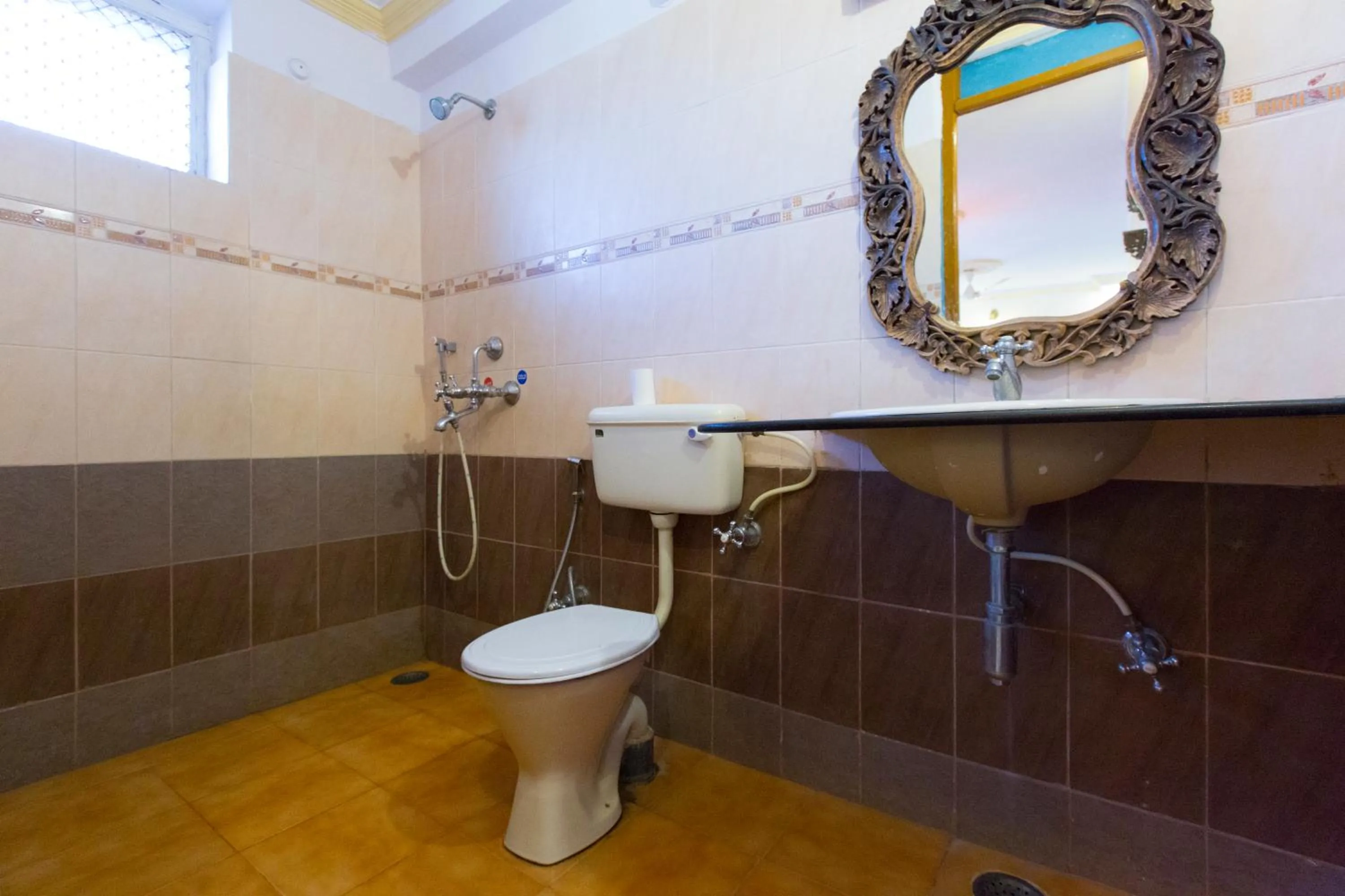 Bathroom in Yogis Guest House