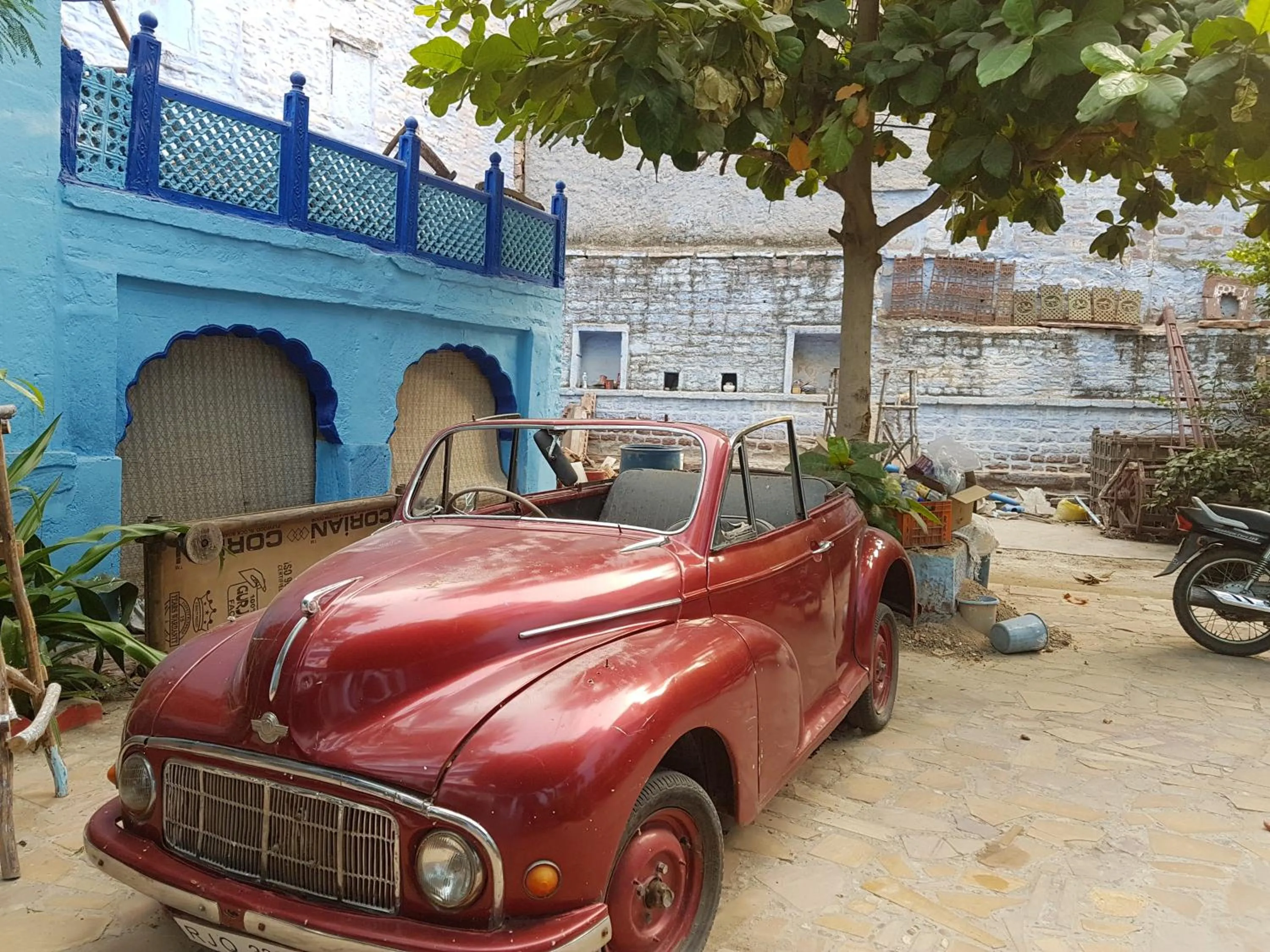 Inner courtyard view in Yogis Guest House